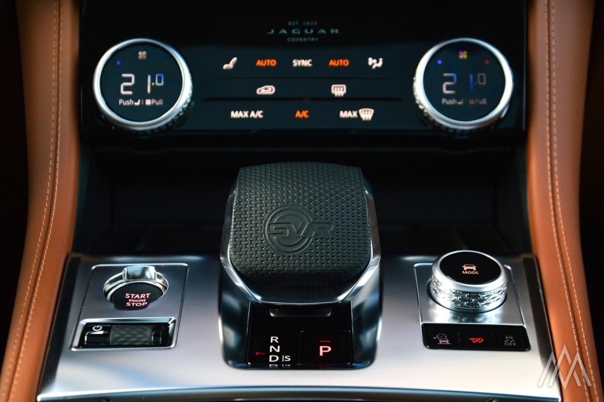 Jaguar F-Pace  SVR 575 PS  Panorama / Pixel LED