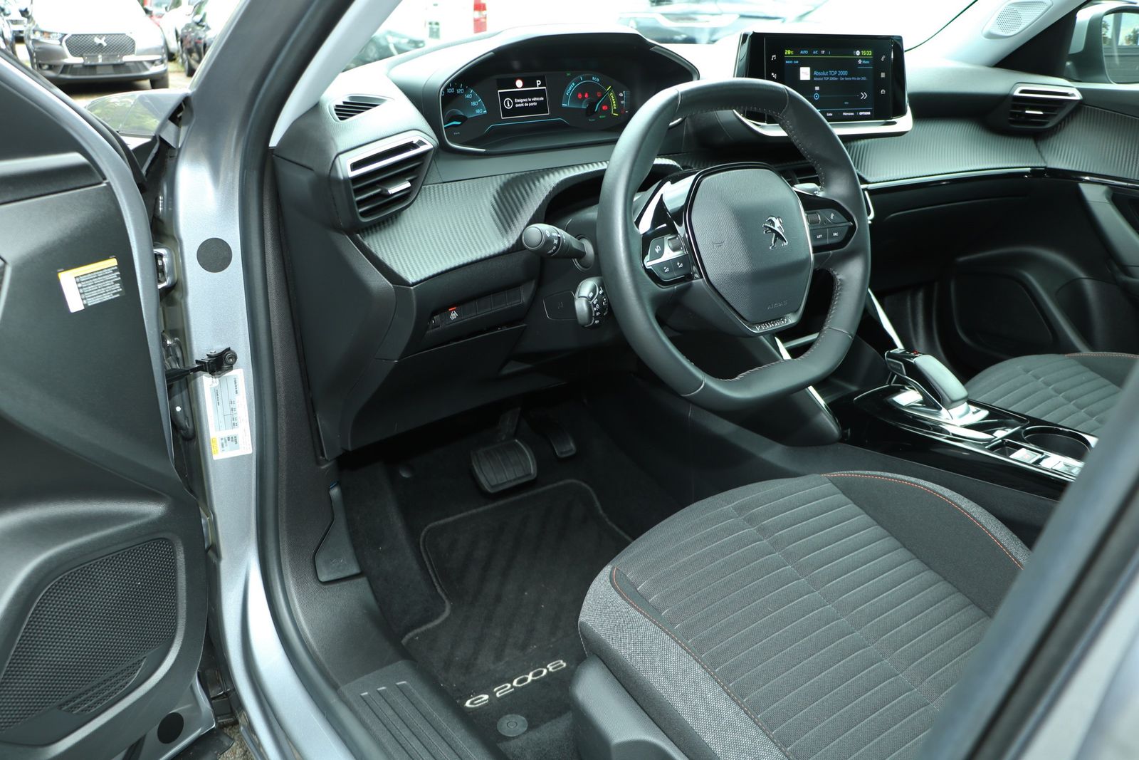 Peugeot 2008 136 e-Active - Samsaru's Car Outlet
