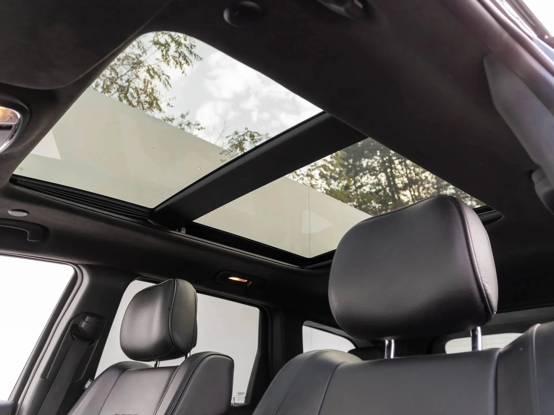 Jeep Grand Cherokee 3.0 Diesel 250 CP Negru - Samsaru's Car Outlet