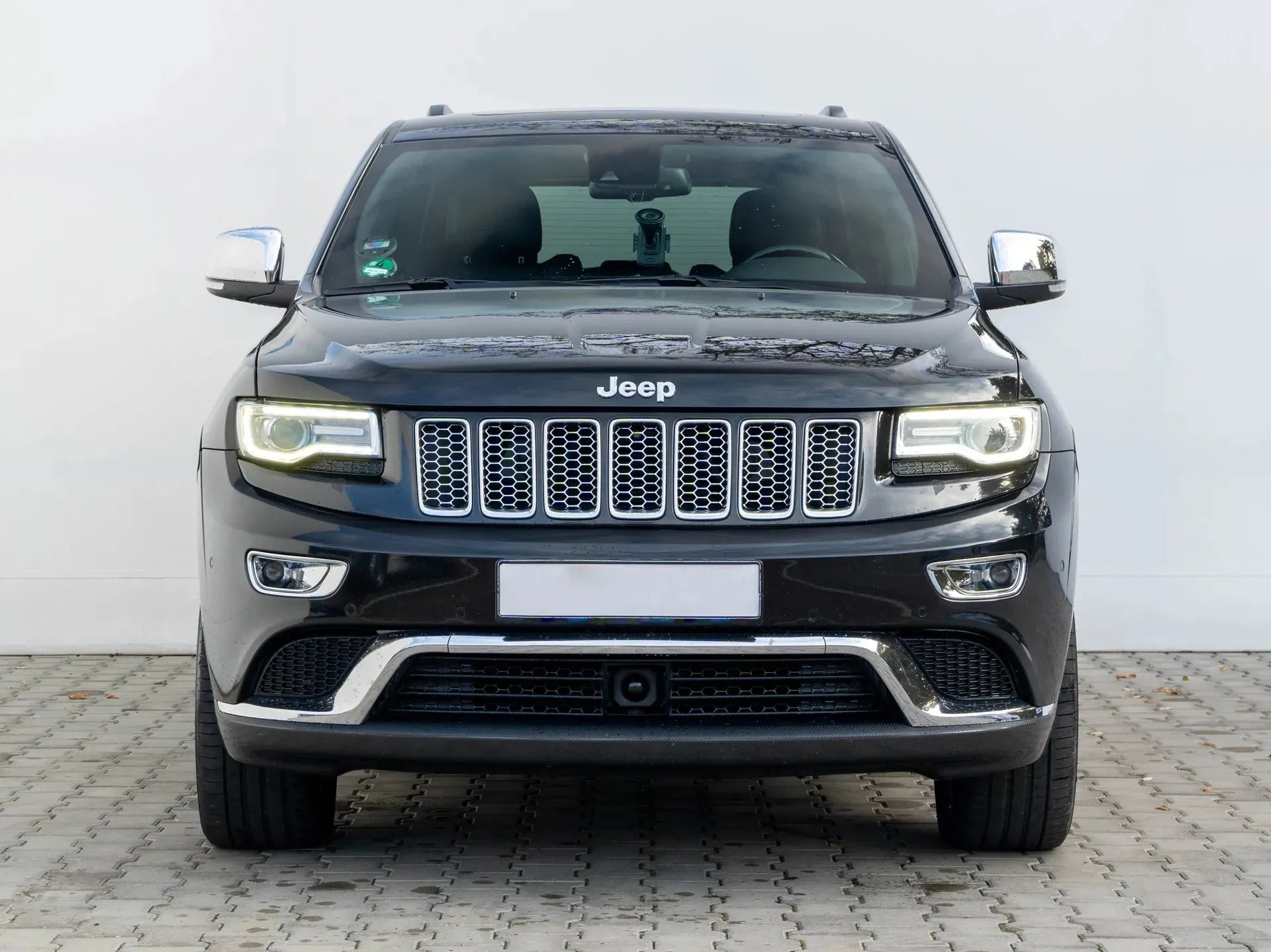 Jeep Grand Cherokee 3.0 Diesel 250 CP Negru - Samsaru's Car Outlet