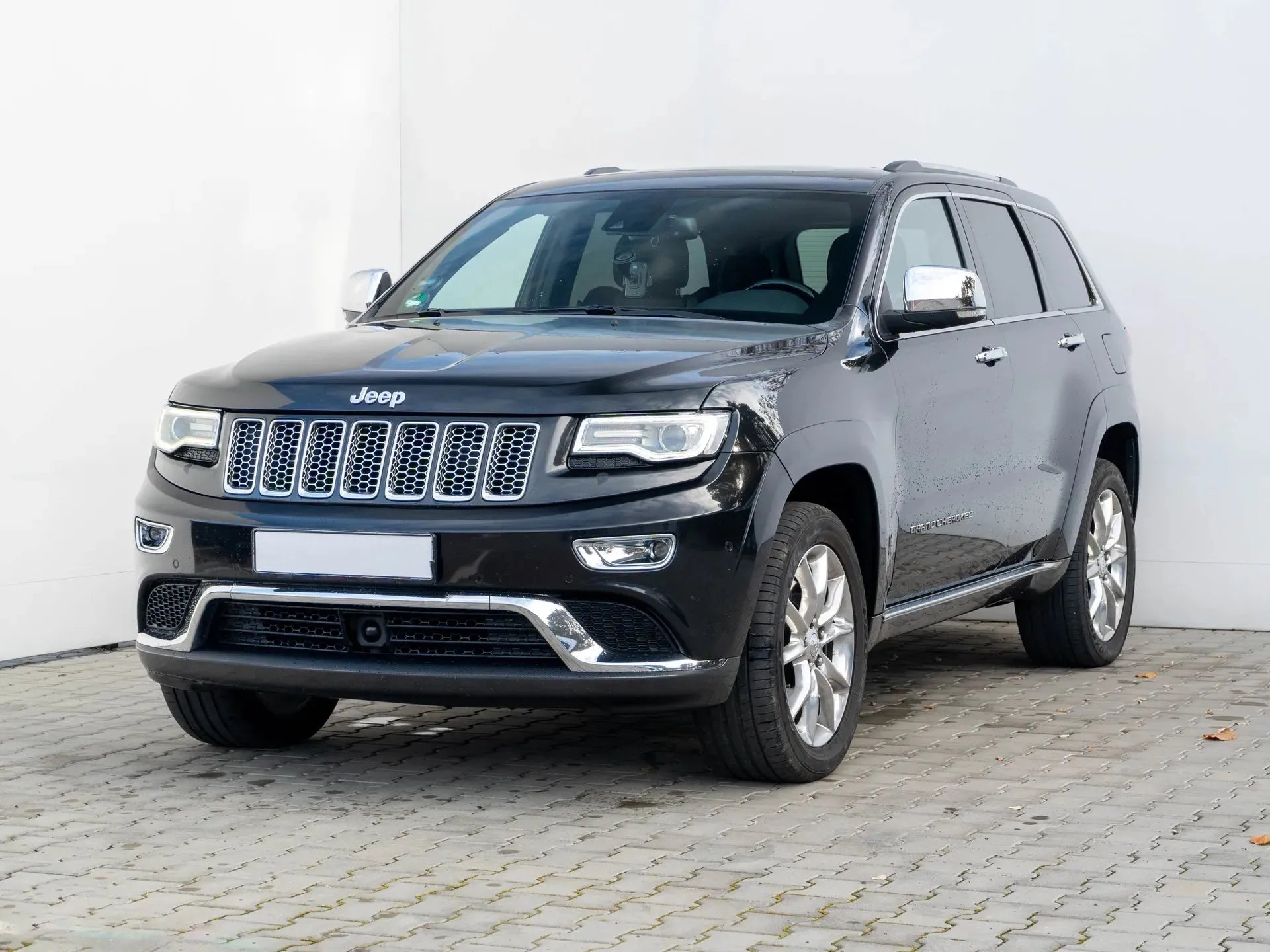 Jeep Grand Cherokee 3.0 Diesel 250 CP Negru - Samsaru's Car Outlet