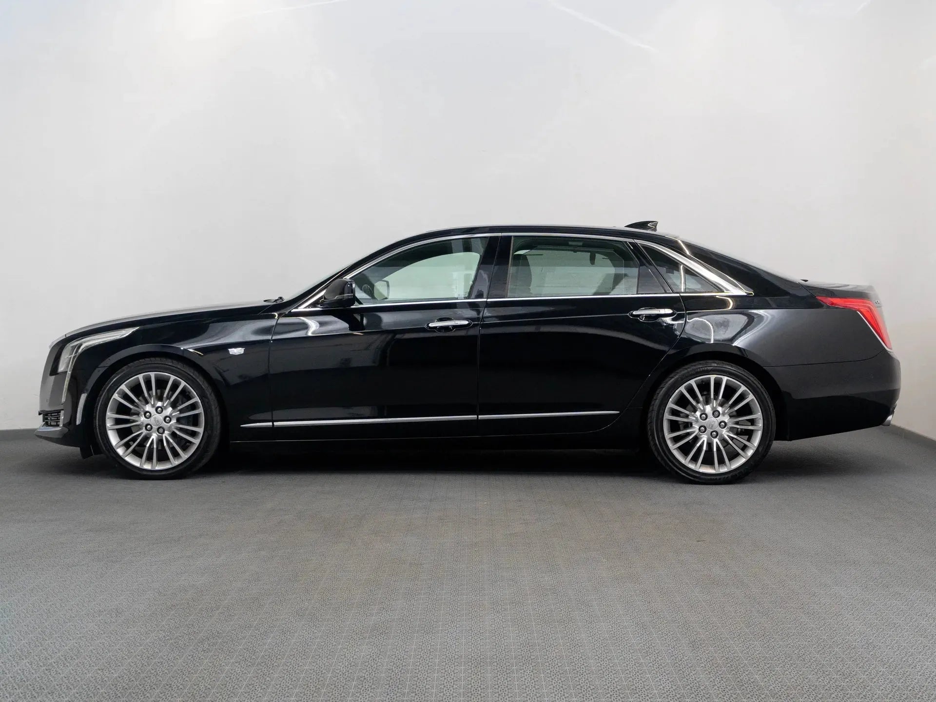 Cadillac CT6 Luxury 3.0 TT AWD Automatic - Samsaru's Car Outlet
