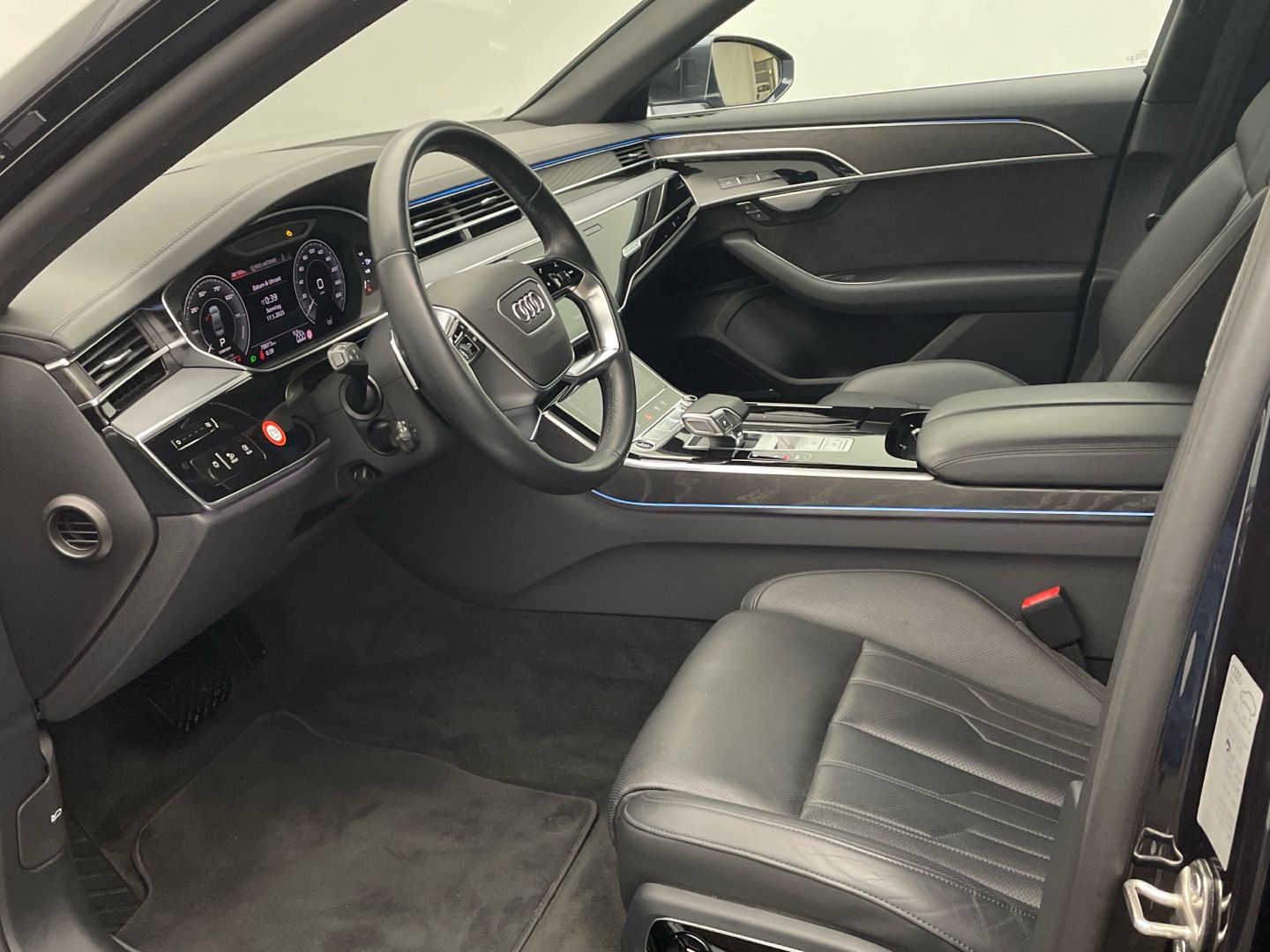 Audi A8 60 TFSI e quattro - Samsaru's Car Outlet