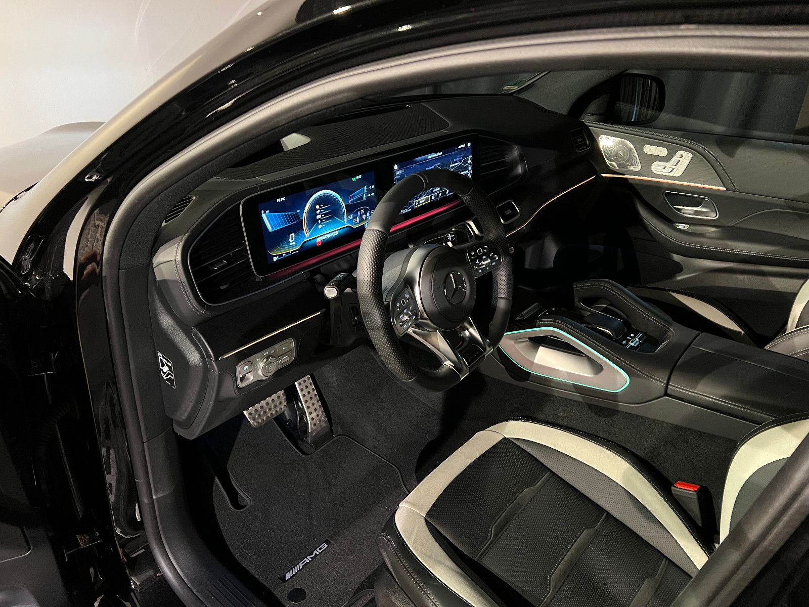 Mercedes-Benz GLE63AMG S Coupe MY23 PanoBurm360Kamera125kNetto
