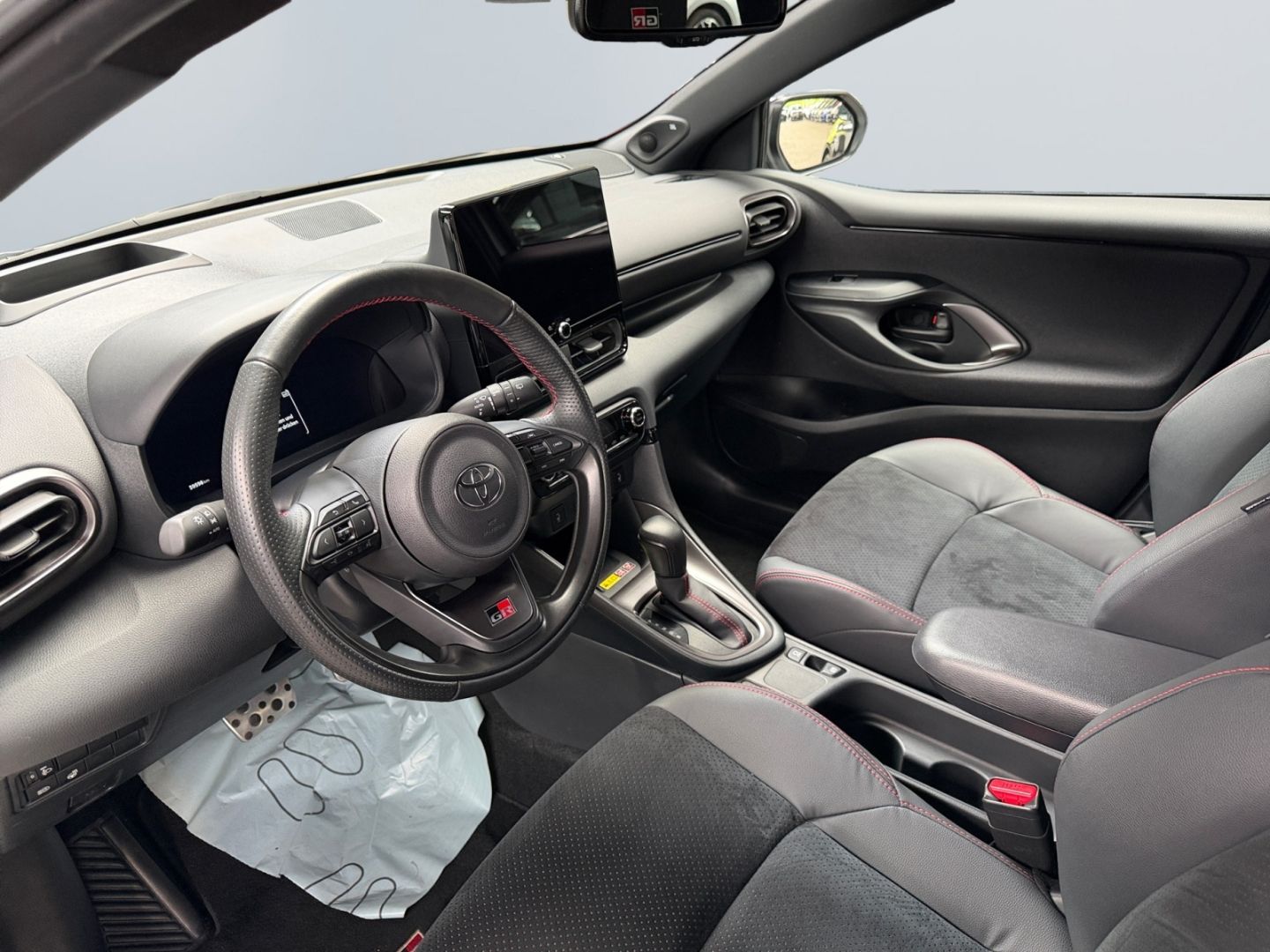 Toyota Yaris Hybrid 1.5 GR Sport *Alcantara*JBL*SHZ*Kam