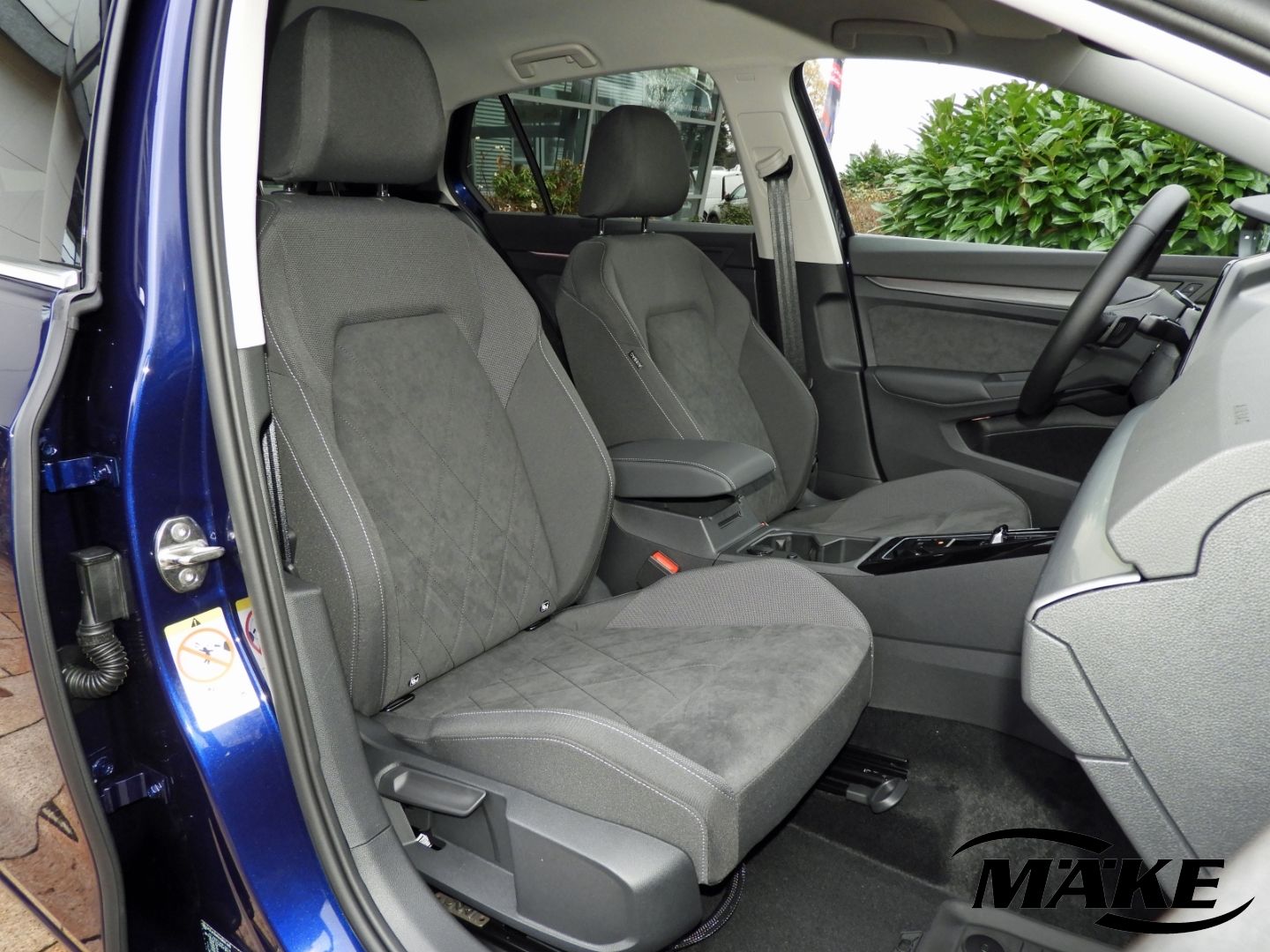 Volkswagen Golf Style 1.4 TSI eHybrid - Samsaru's Car Outlet
