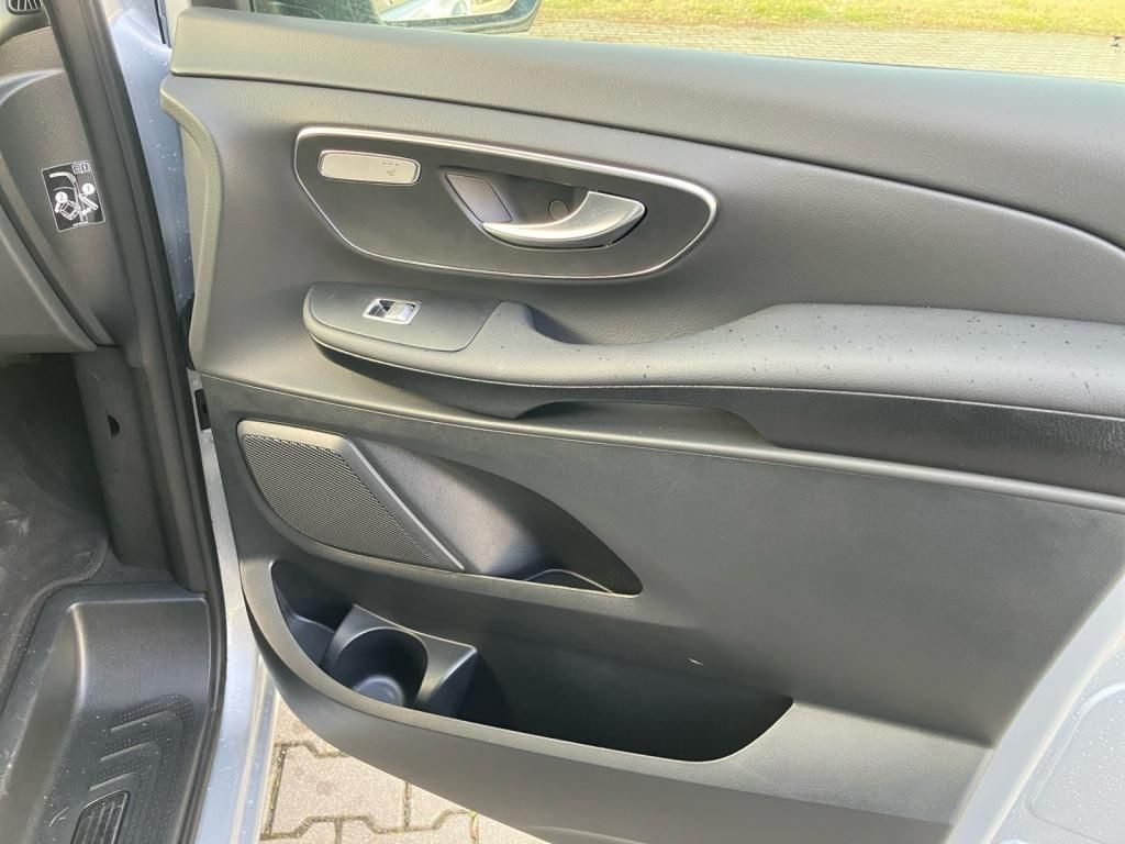 Mercedes-Benz V 220 d lang 4x2 * Style - Samsaru's Car Outlet