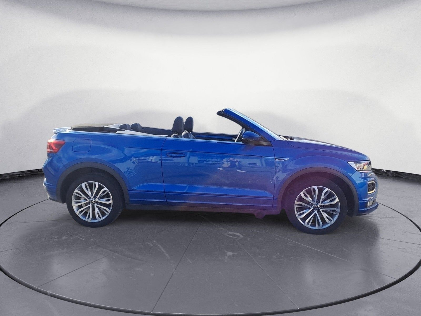 Volkswagen T-Roc R-Line 1.5 TSI - Samsaru's Car Outlet