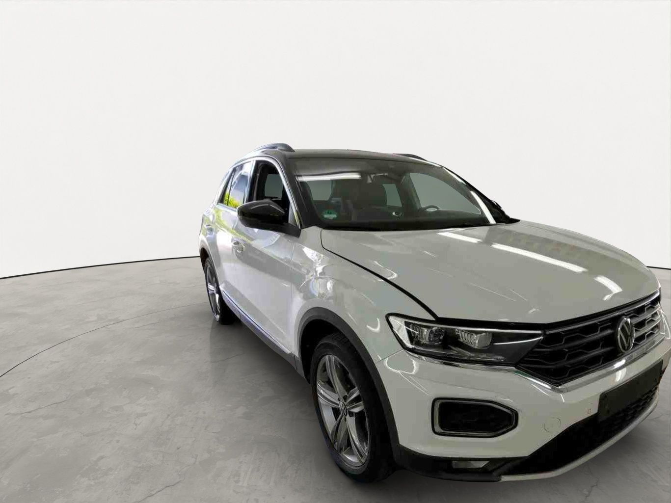Volkswagen T-Roc 1.5 TSI Sport - Samsaru's Car Outlet