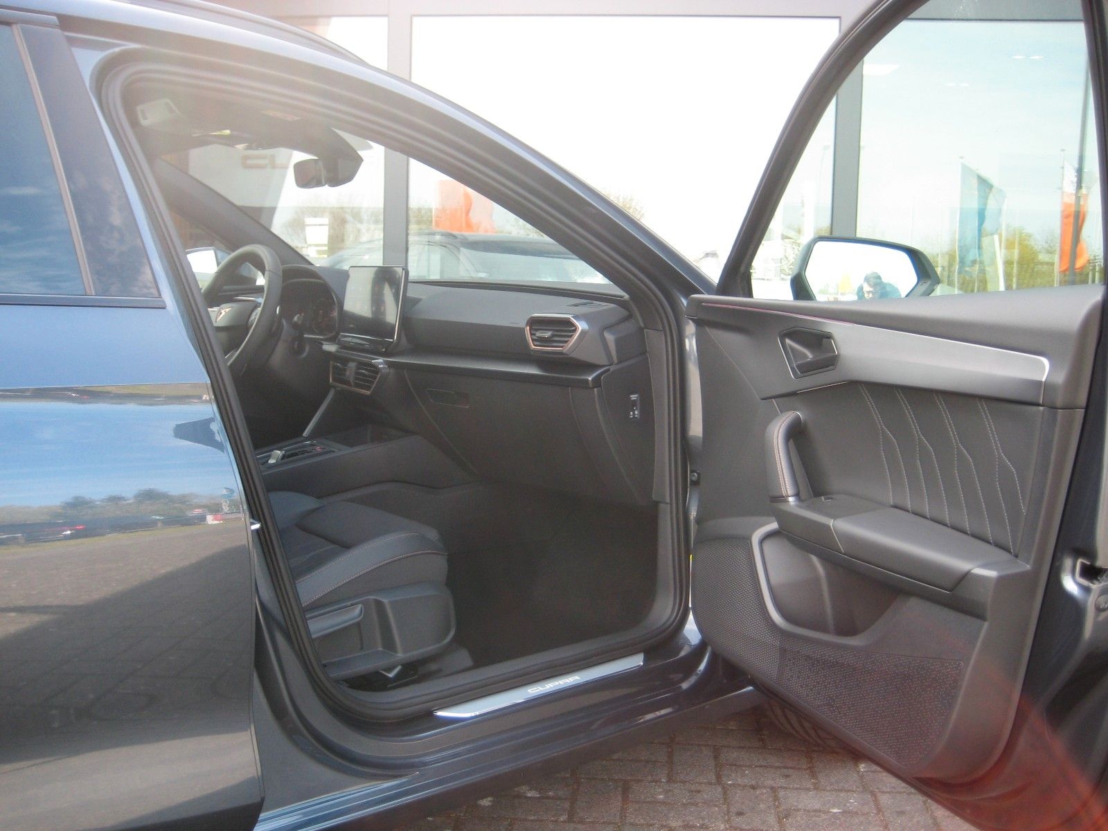 Cupra Leon 1.5 eTSI DSG Sportstourer - Samsaru's Car Outlet