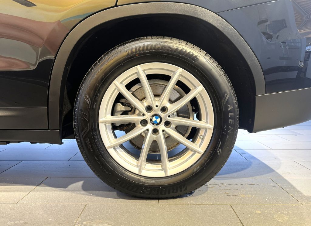 BMW X3 xDrive30e PANO+KAM+KOMF+HUD+HIFI+DAB+LEDer+AL