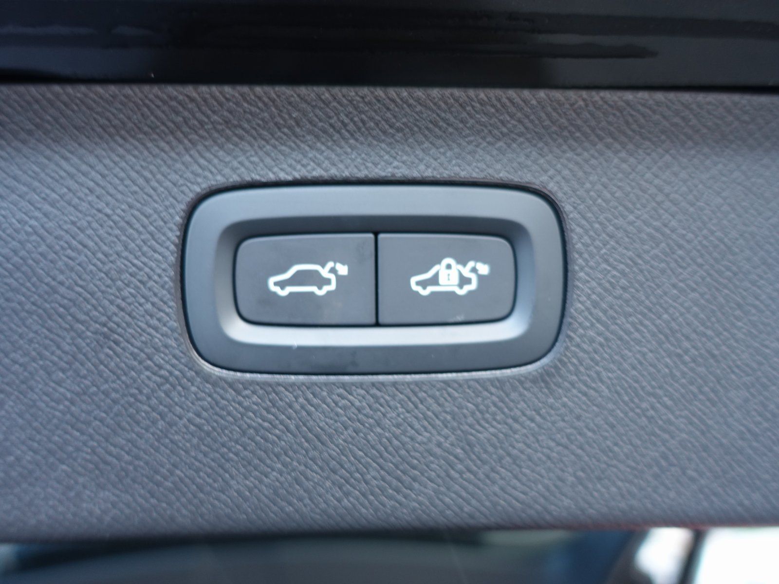 Volvo XC90 Plus Dark T8 AWD Plug-in Hybrid/B&W/Four-C