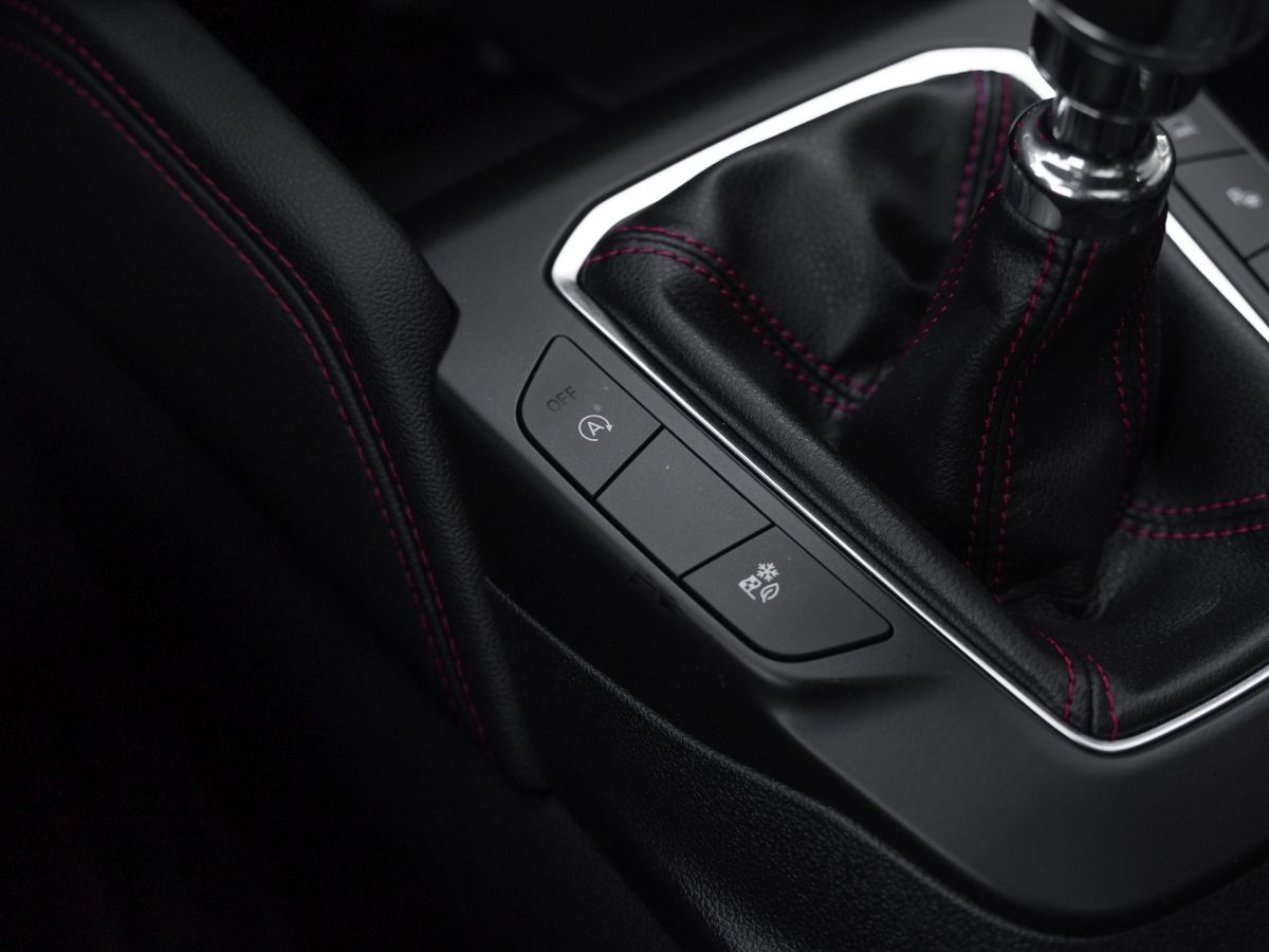 Ford Kuga ST-Line X - Samsaru's Car Outlet