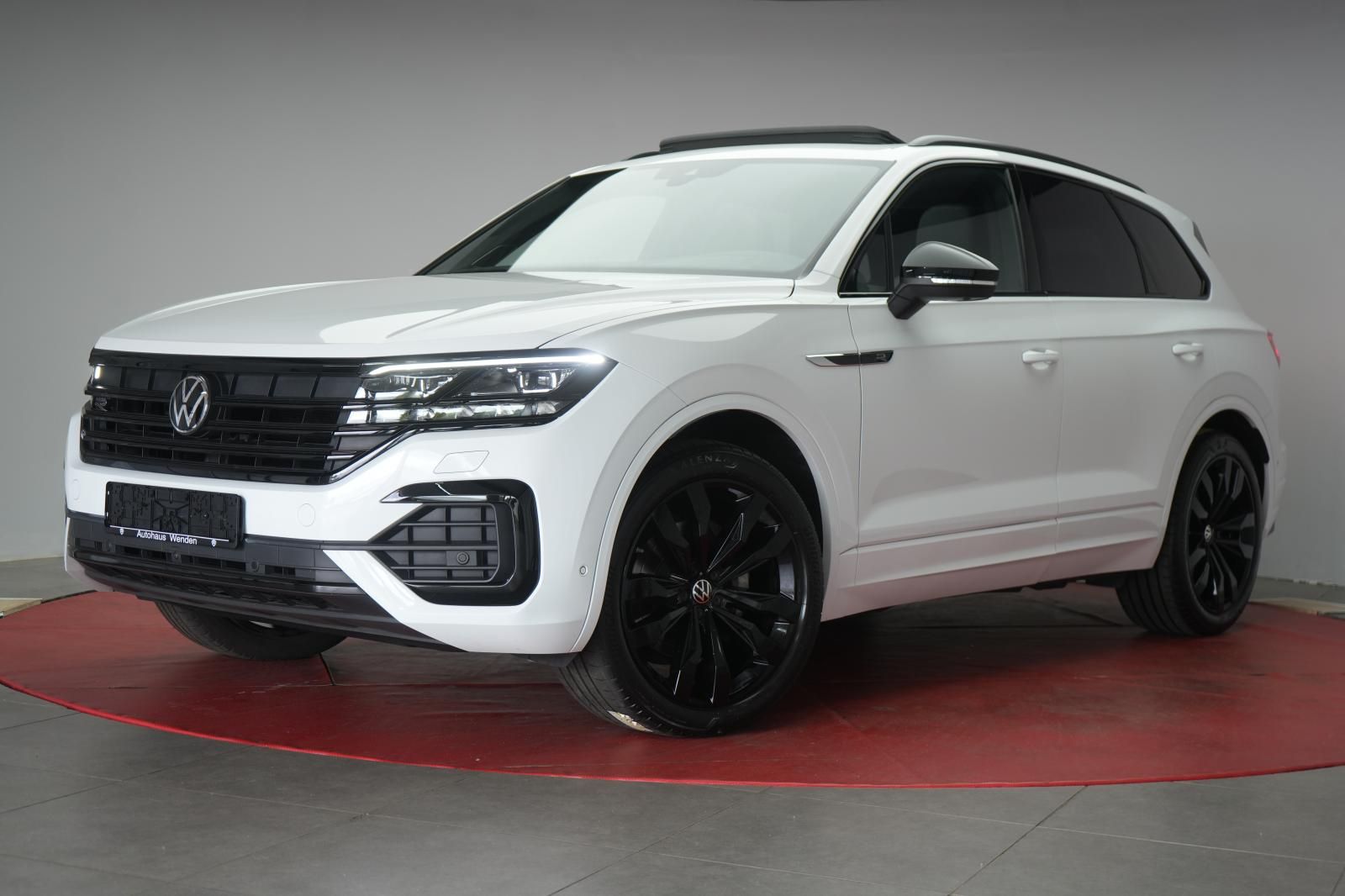 Volkswagen Touareg 3.0 V6 TDI 4Motion R line - Samsaru's Car Outlet