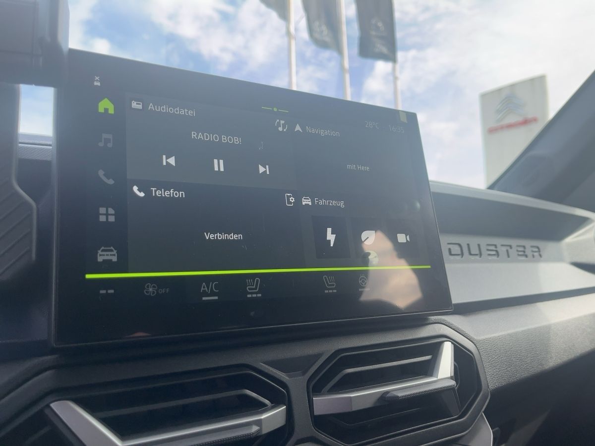 Dacia Duster Journey HYBRID 140 - Samsaru's Car Outlet