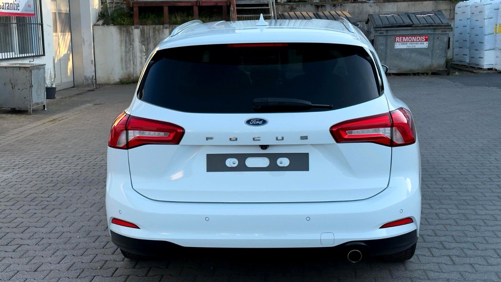 Ford Focus 2,0 - Samsaru's Car Outlet