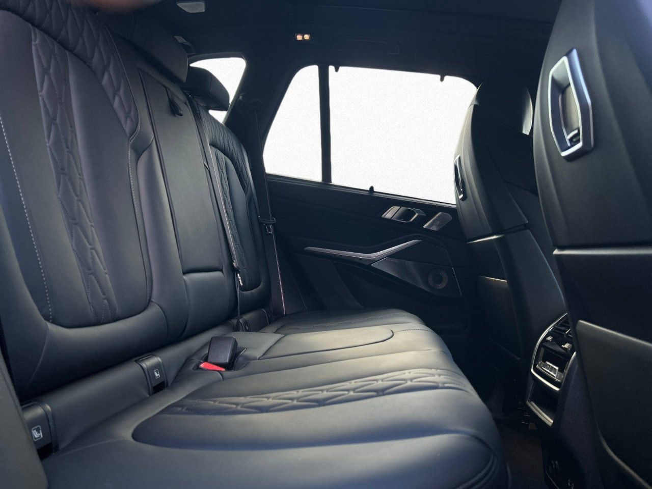 BMW X5 xDr 40dA M SPORT PRO SkyL,StHzg,AHK,B&W,360°