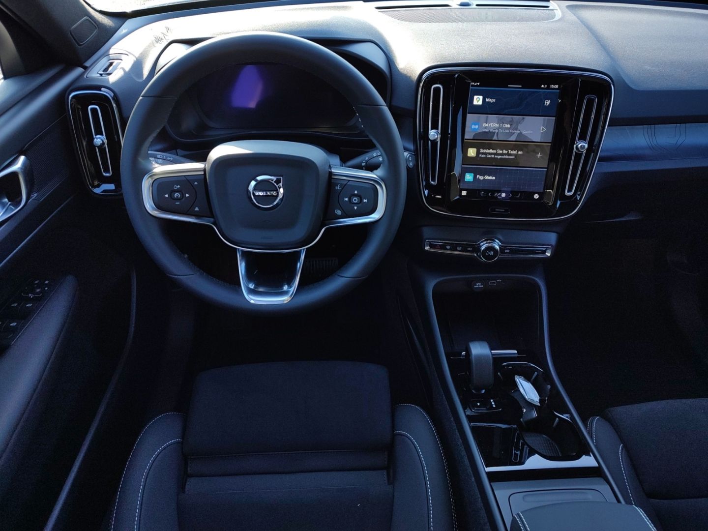 Volvo XC40 Plus Pure Electric NAVI ACC AHK Klimaaut SH