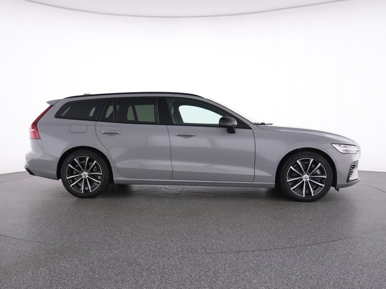 Volvo V60 T6 Recharge AWD PlusDark+AHK+360°+STANDHZ+LM