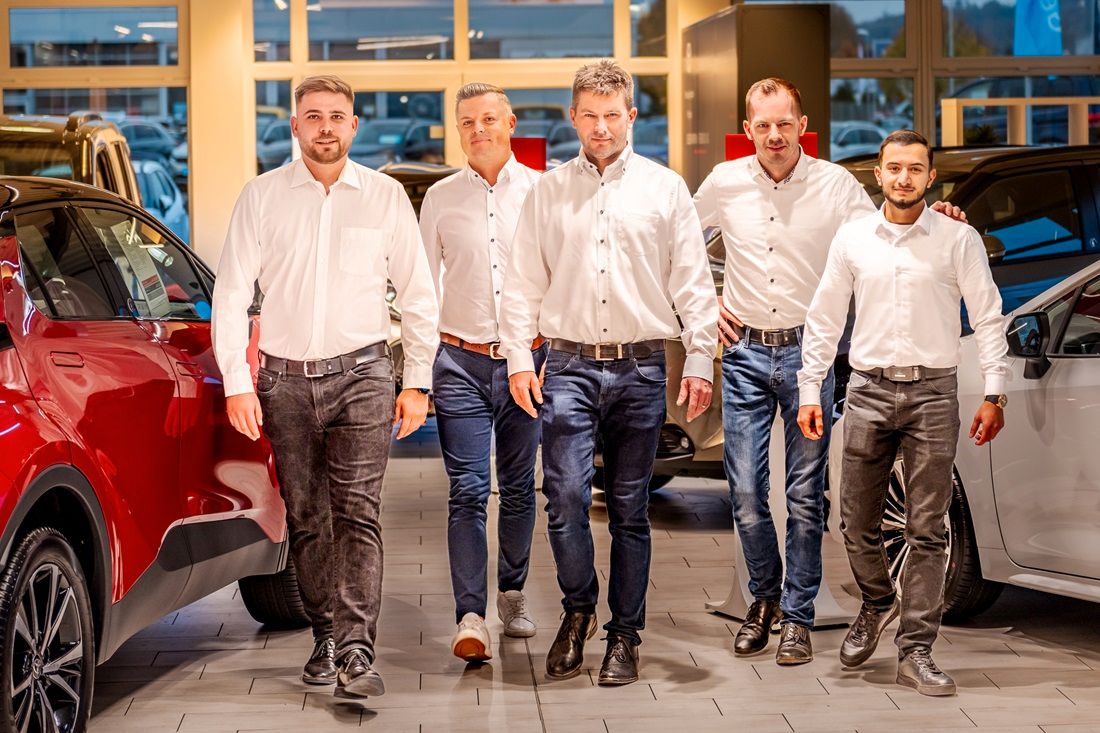 Toyota RAV4 2.5 Team Deutschland 4x4 - Samsaru's Car Outlet