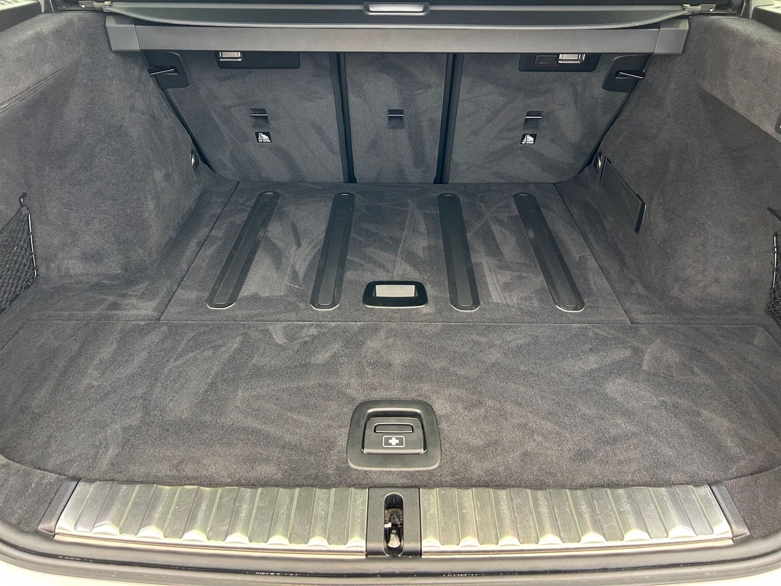 BMW 320i M Sport - Samsaru's Car Outlet
