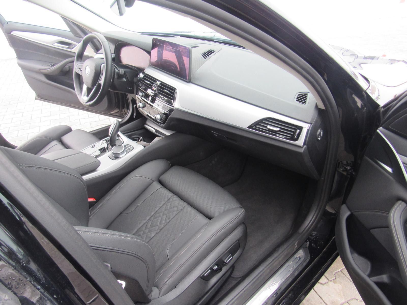 BMW 530e xDrive Limousine Laser, HUD, ACC, DAB, Hifi
