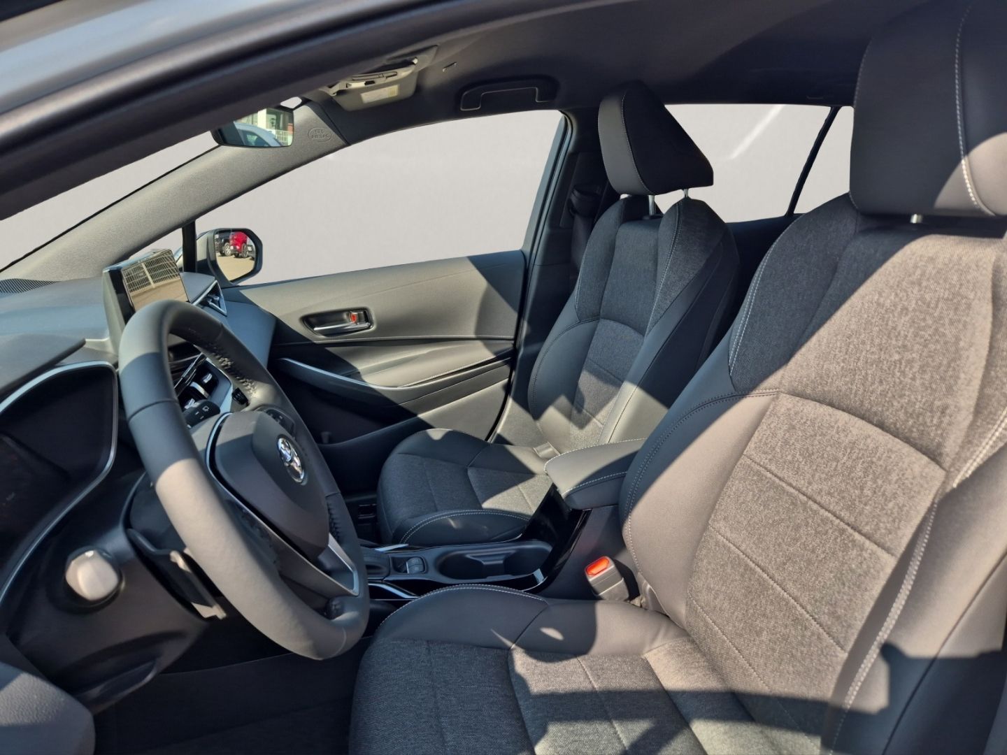 Toyota Corolla 2.0 Hybrid Touring Sports - Samsaru's Car Outlet