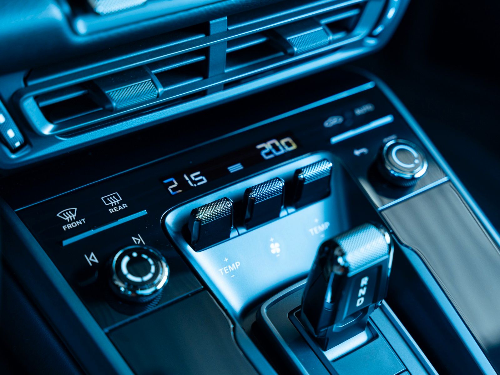 Porsche 911 Carrera 4 - Samsaru's Car Outlet