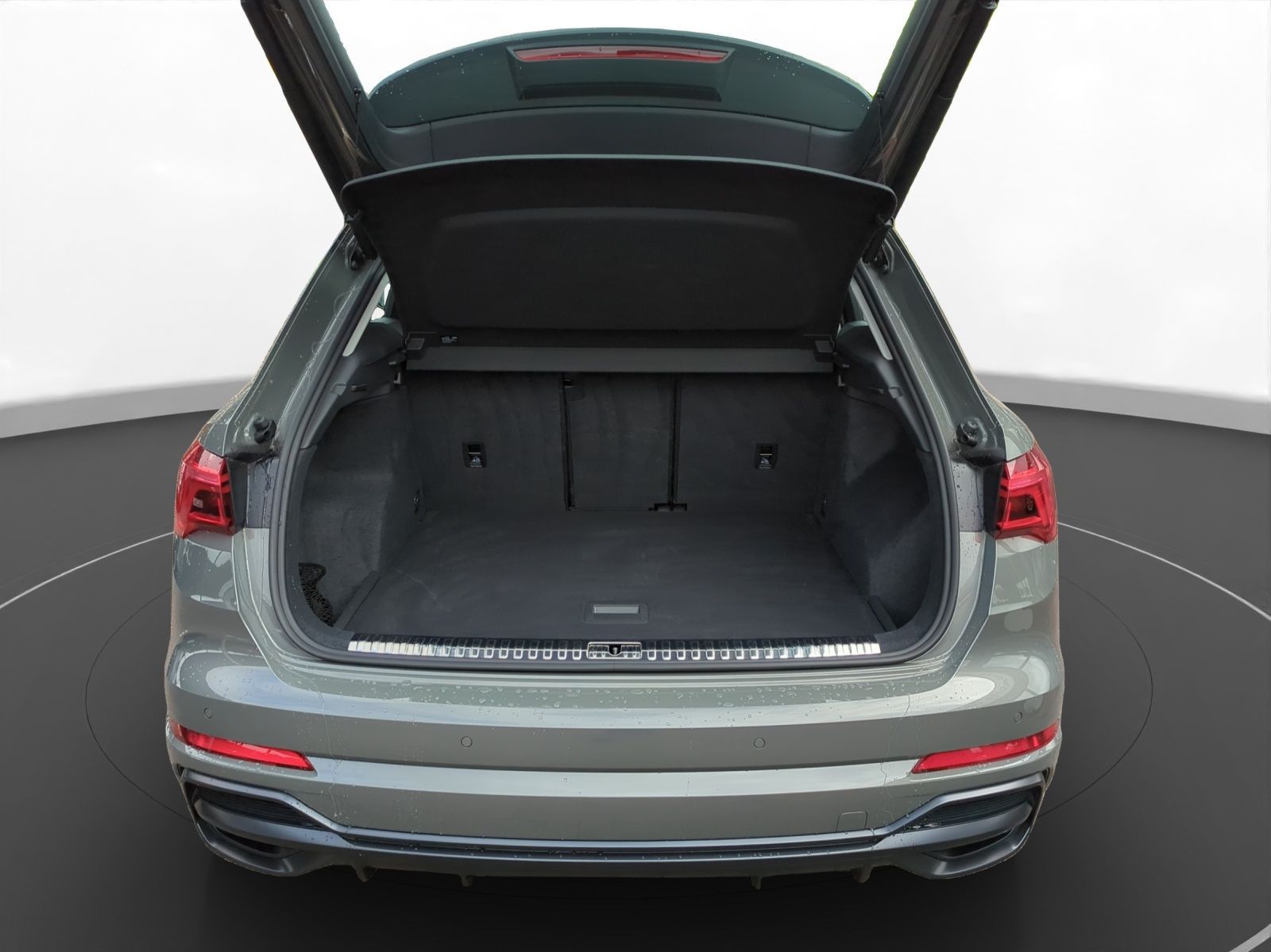 Audi Q3 40 TFSI quattro S-line - Samsaru's Car Outlet