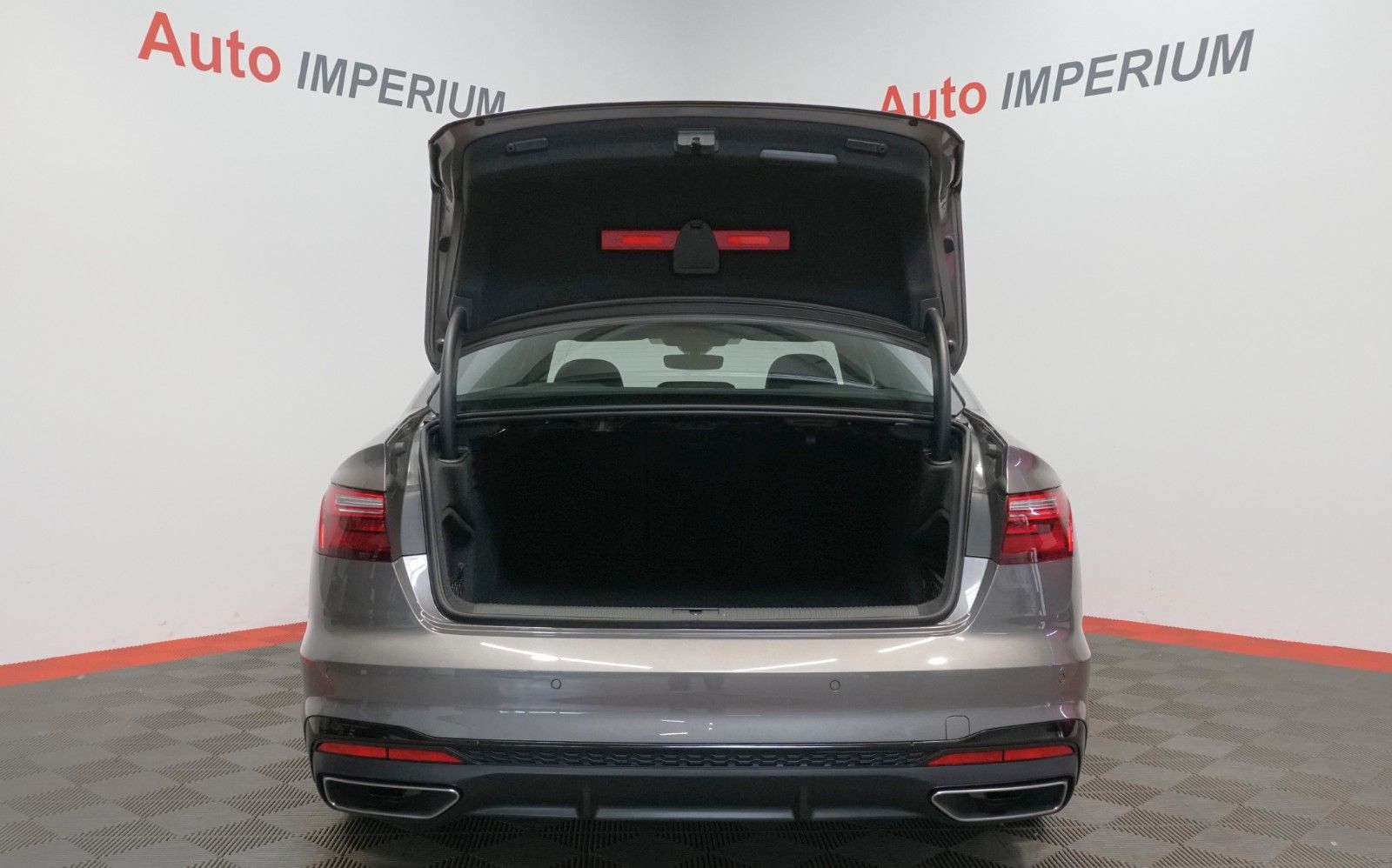 Audi A4 Lim. 40 TFSI S line - Samsaru's Car Outlet