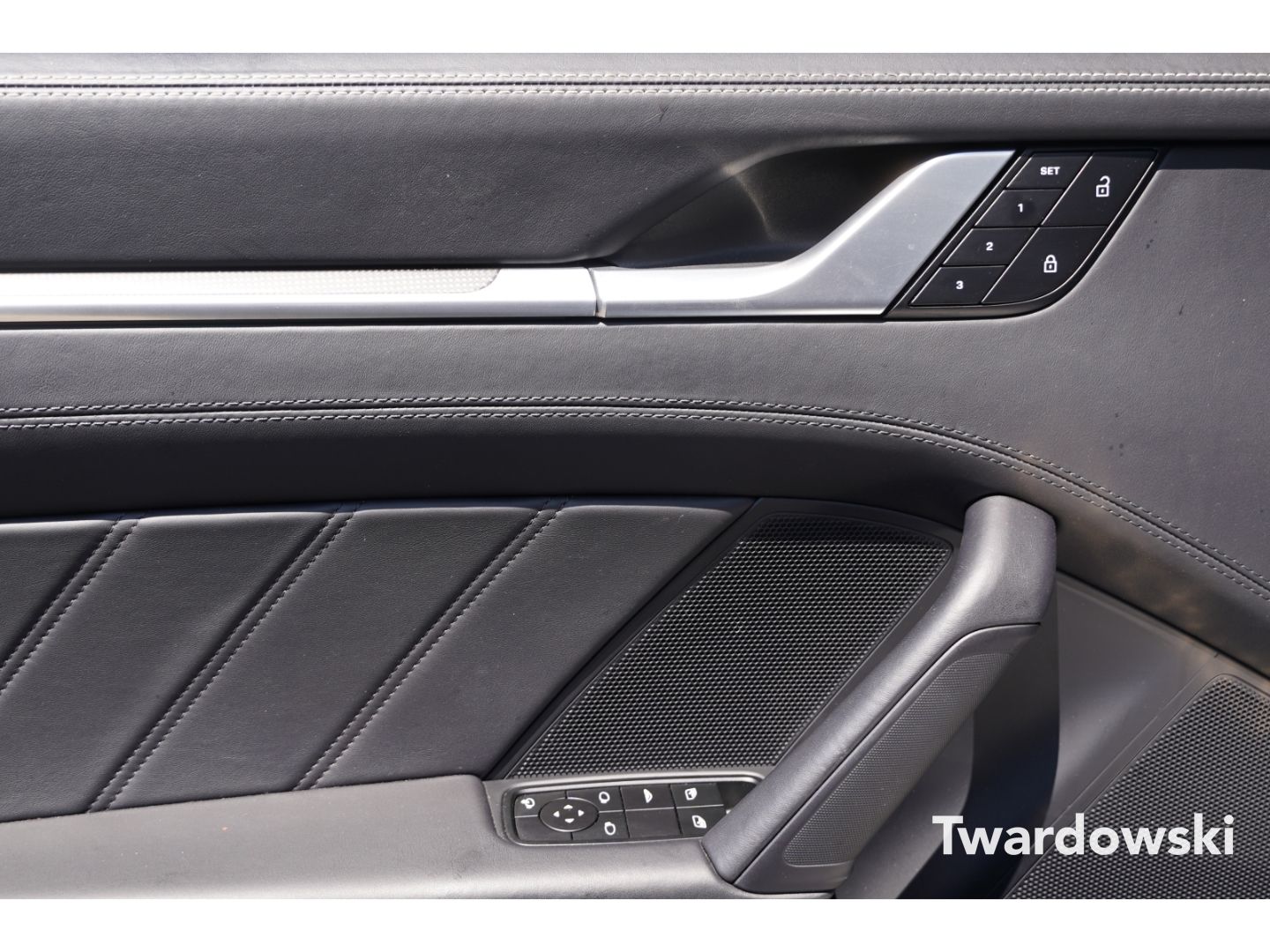 Porsche 911 992 Turbo S Cabriolet APPROVED LIFT MEMO
