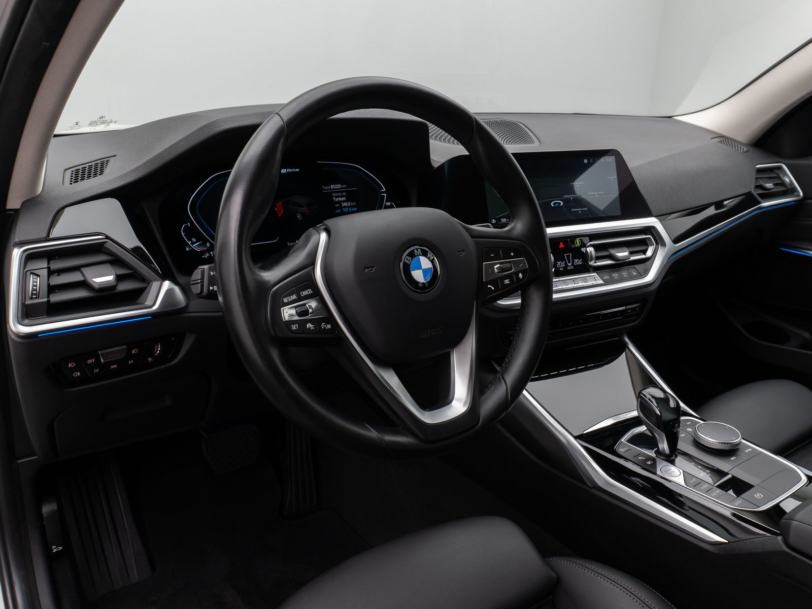 BMW 330e xD Sport Line - Samsaru's Car Outlet