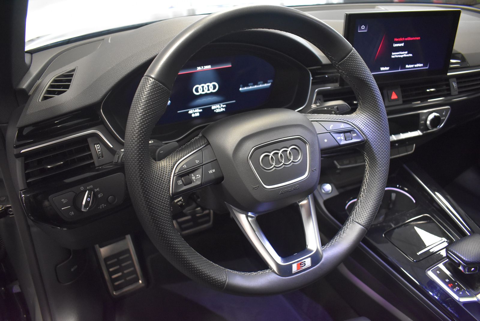 Audi A5 40 TDI Quattro S-line Competit Navi Panor AHK