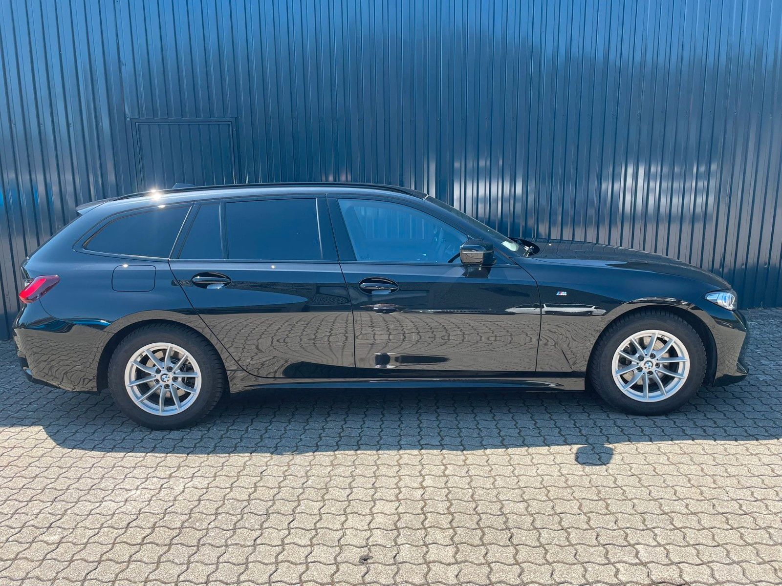 BMW 320D Aut Touring M SPORT - Samsaru's Car Outlet