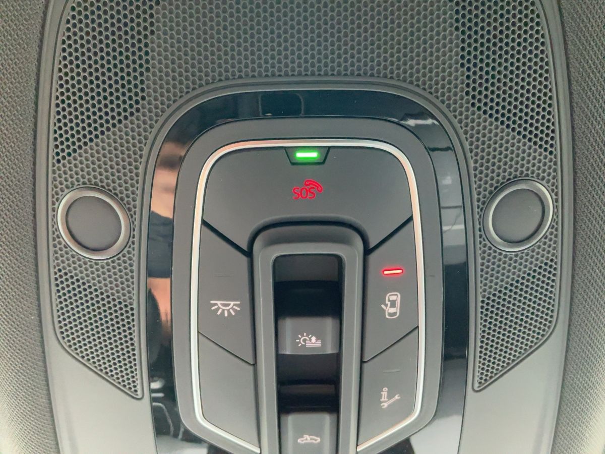 Audi Q5 45 TFSI QU S-LINE - Samsaru's Car Outlet