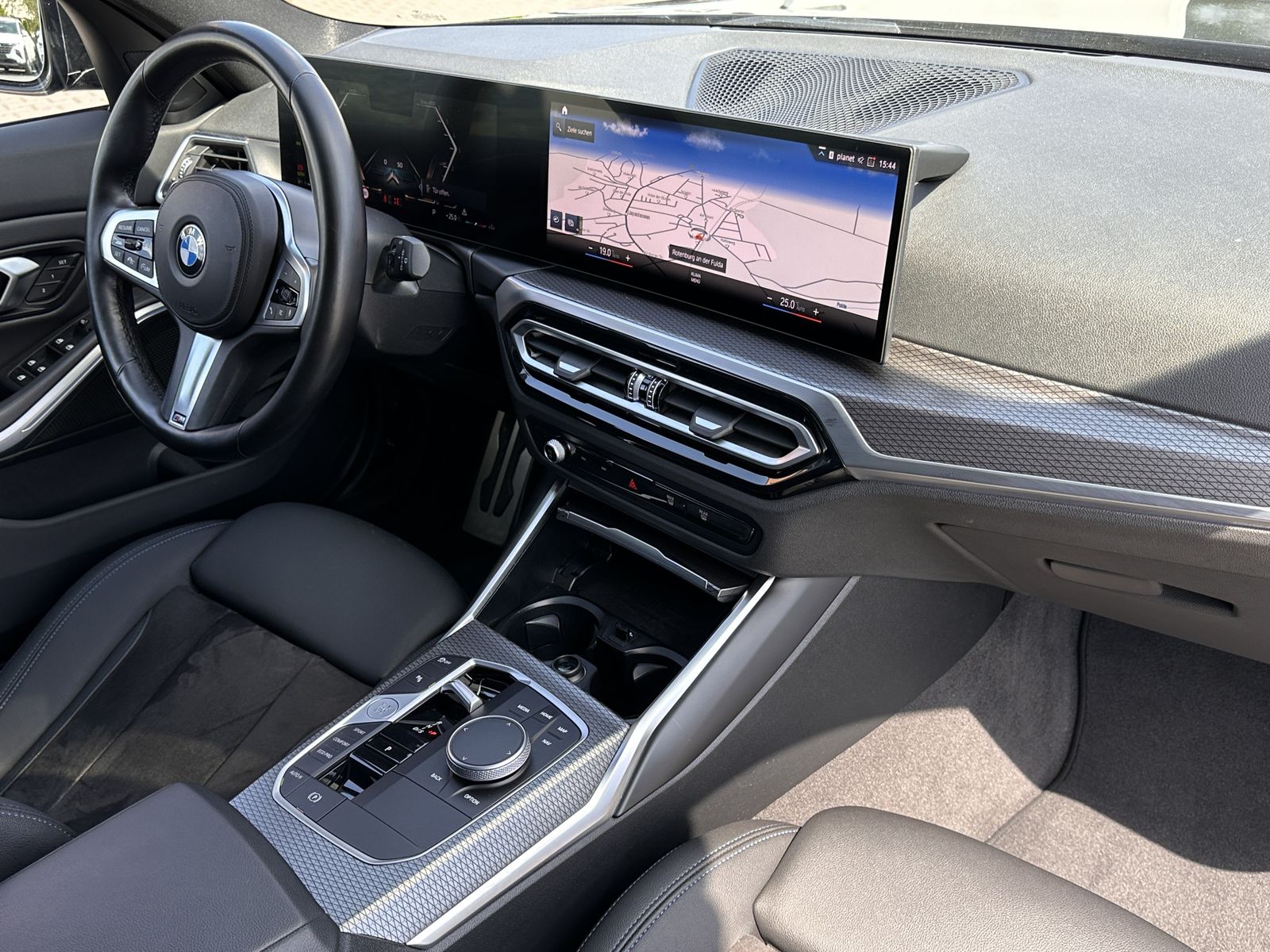 BMW 320 d xDrive M Sport - Samsaru's Car Outlet
