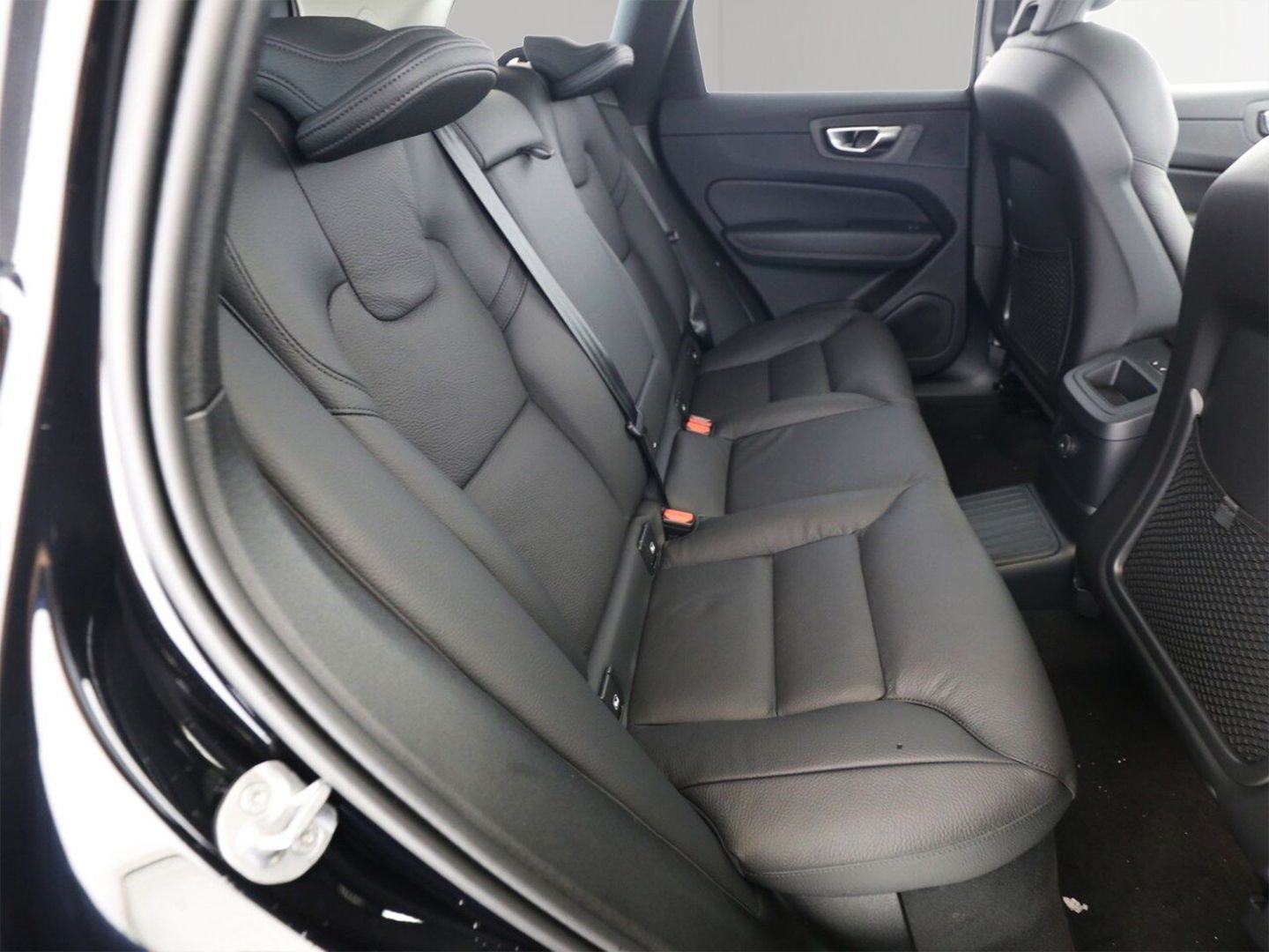 Volvo XC60 T8 Ultra Dark Recharge Plug-In Hybrid AWD - Samsaru's Car Outlet