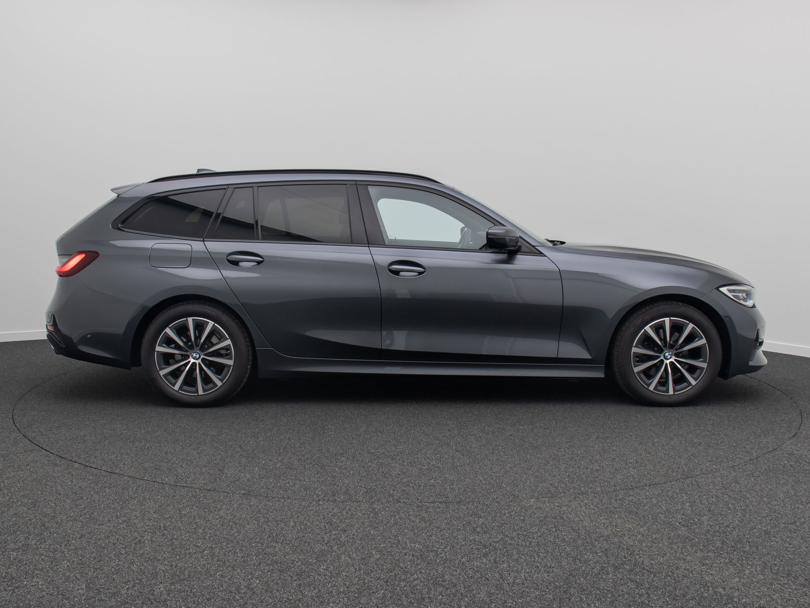 BMW 320d Sport Line - Samsaru's Car Outlet