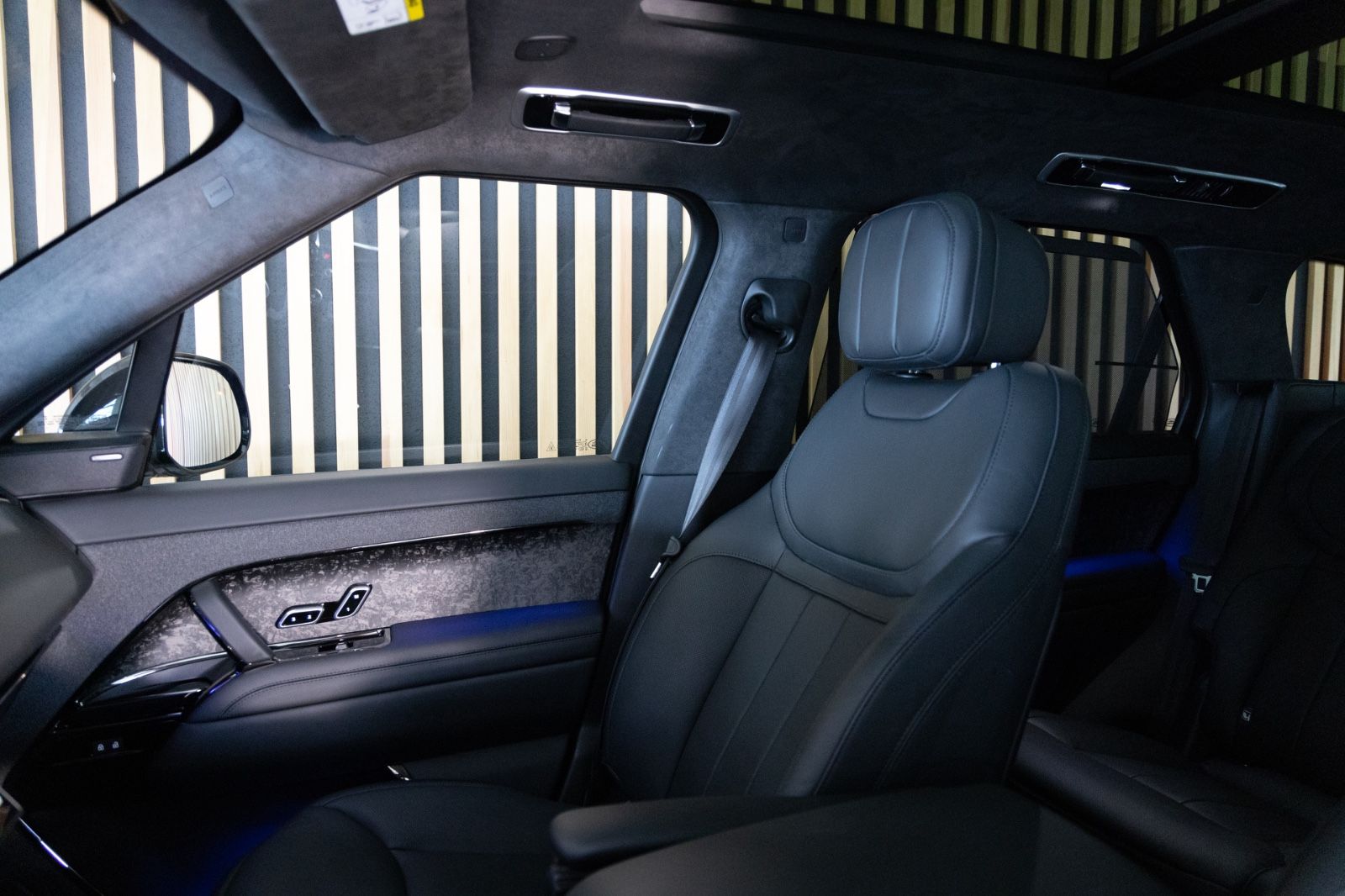 Range Rover Sport D350 First Edition - Samsaru's Car Outlet