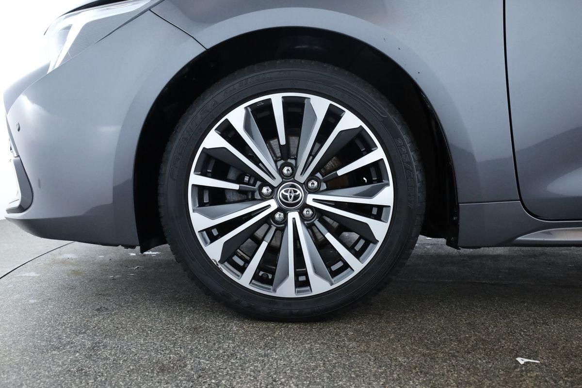 Toyota Corolla Touring Sports 1.8 CVT Team D Navi Kam