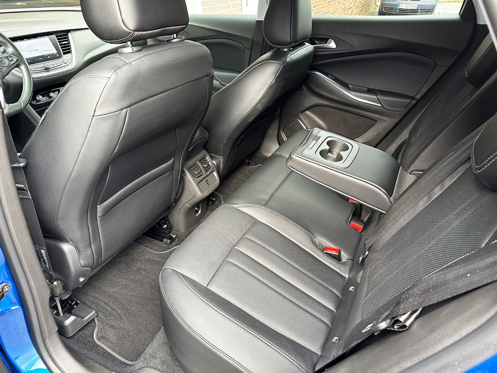 Opel Grandland X Ultimate Hybrid4 - Samsaru's Car Outlet