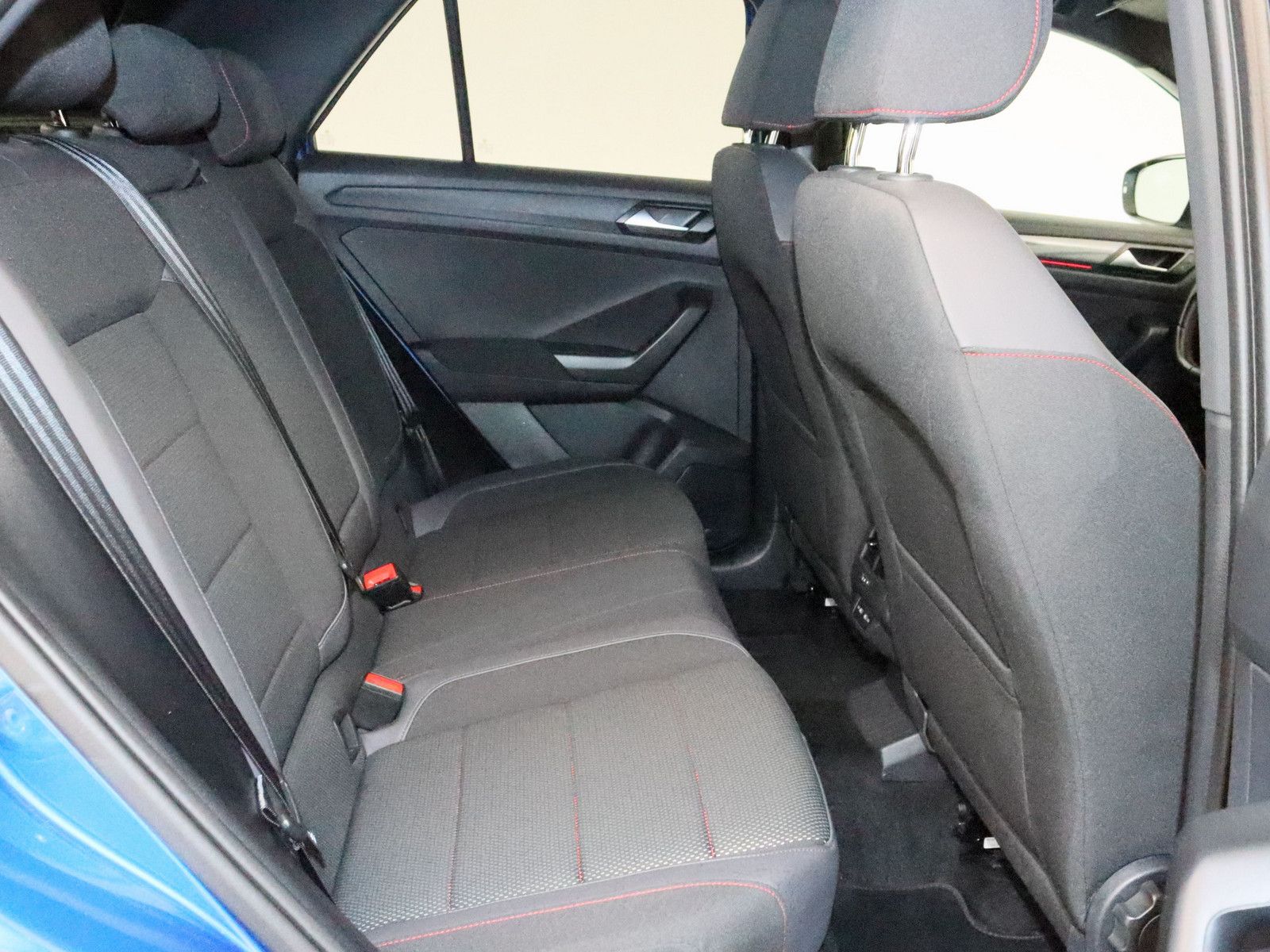 Volkswagen T-Roc 1.5 TSI Sport - Samsaru's Car Outlet