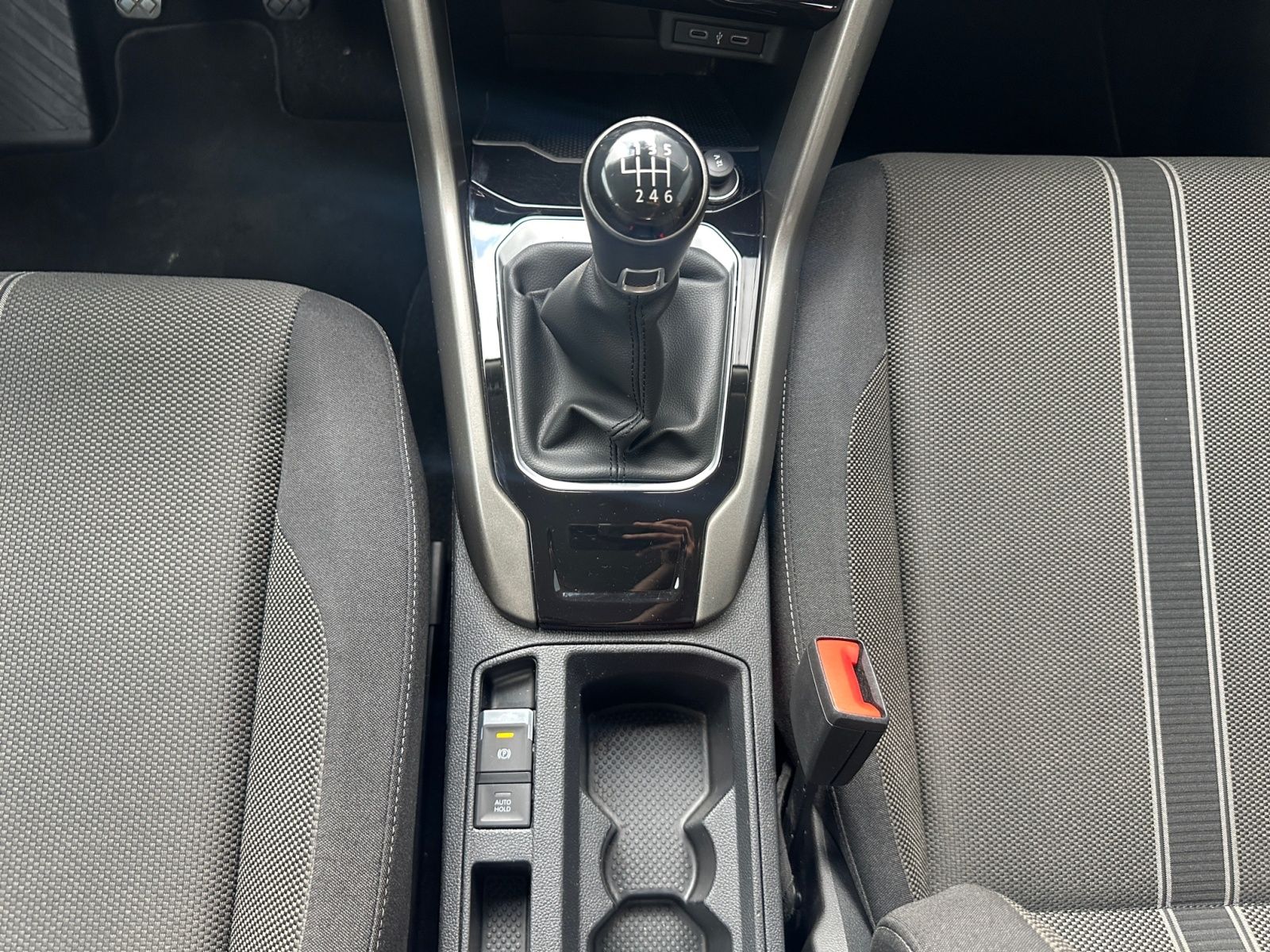 Volkswagen T-Roc 2.0 TDI Style - Samsaru's Car Outlet