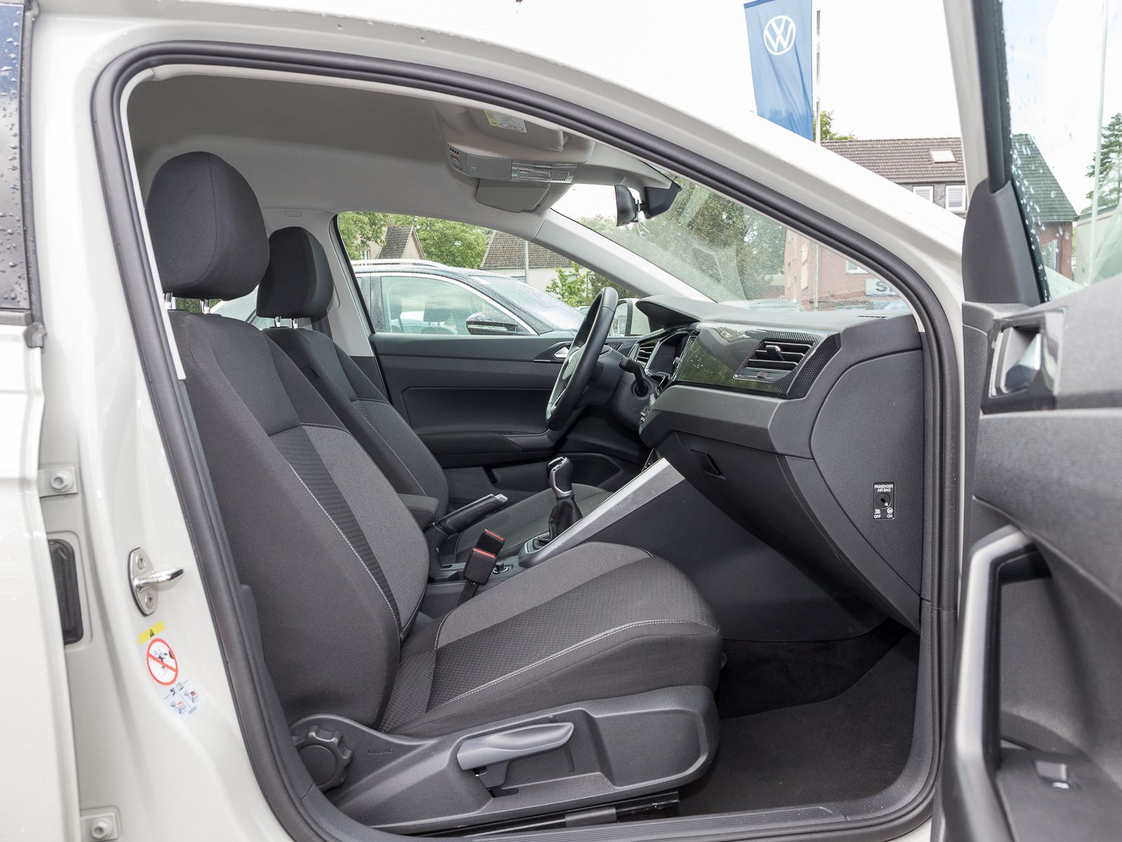 Volkswagen Taigo 1.0 TSI LIFE - Samsaru's Car Outlet