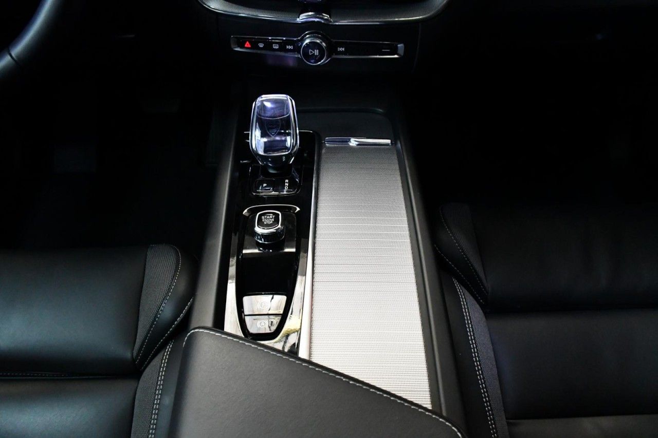 Volvo XC60 T6 Recharge Ultra Black AWD - Samsaru's Car Outlet