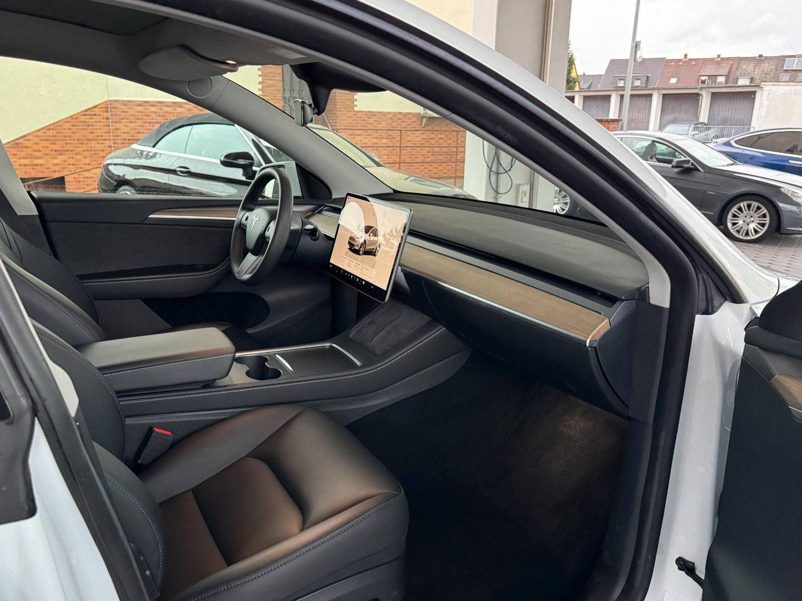 Tesla Model Y Premium Lang Range Allrad/581km 93% /AHK