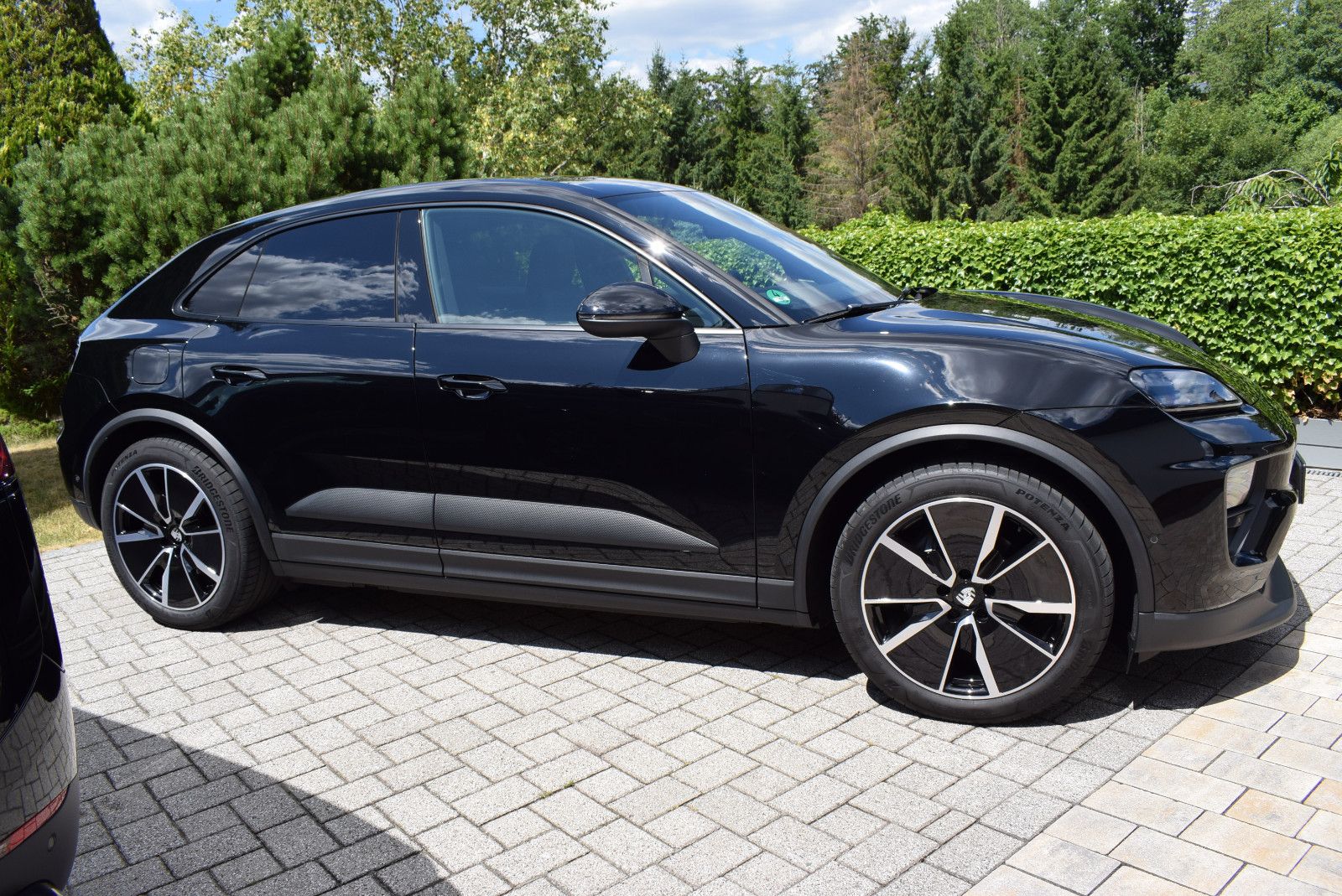 Porsche Macan Electric - Samsaru's Car Outlet