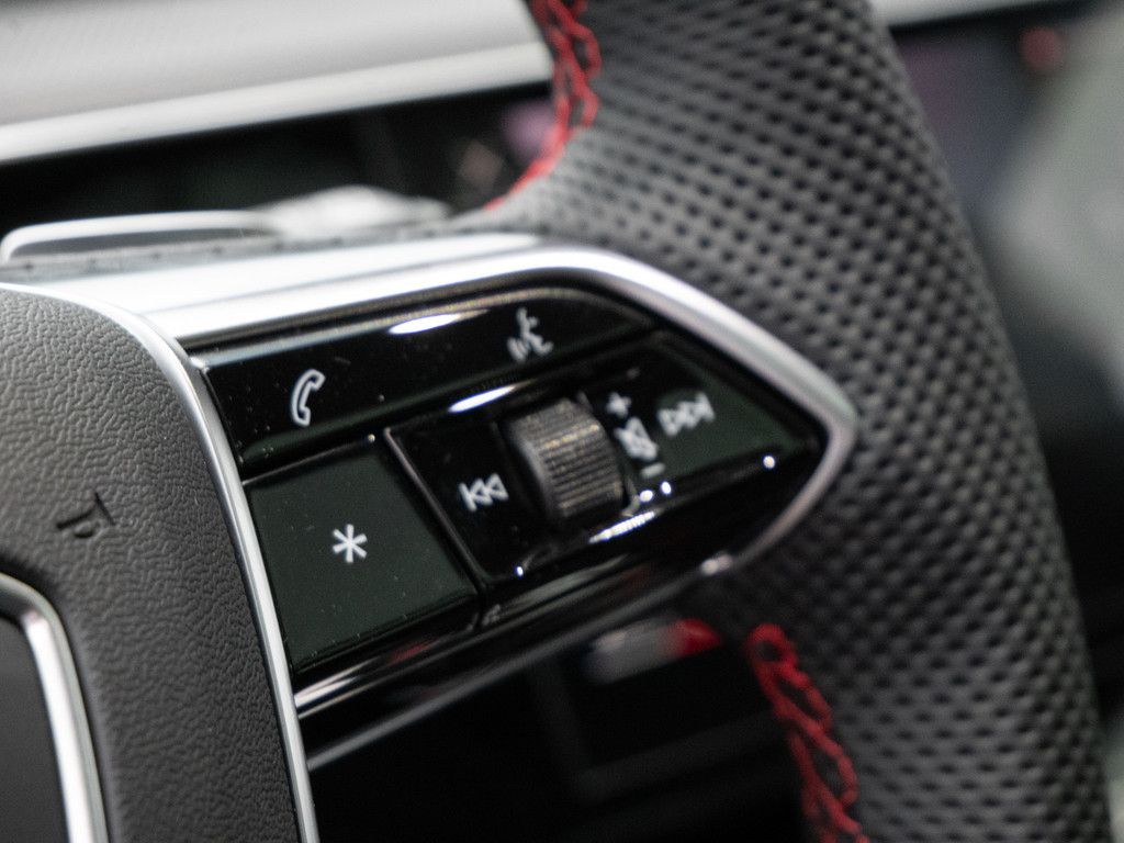 Audi Q8 S line 50 e-tron quattro - Samsaru's Car Outlet