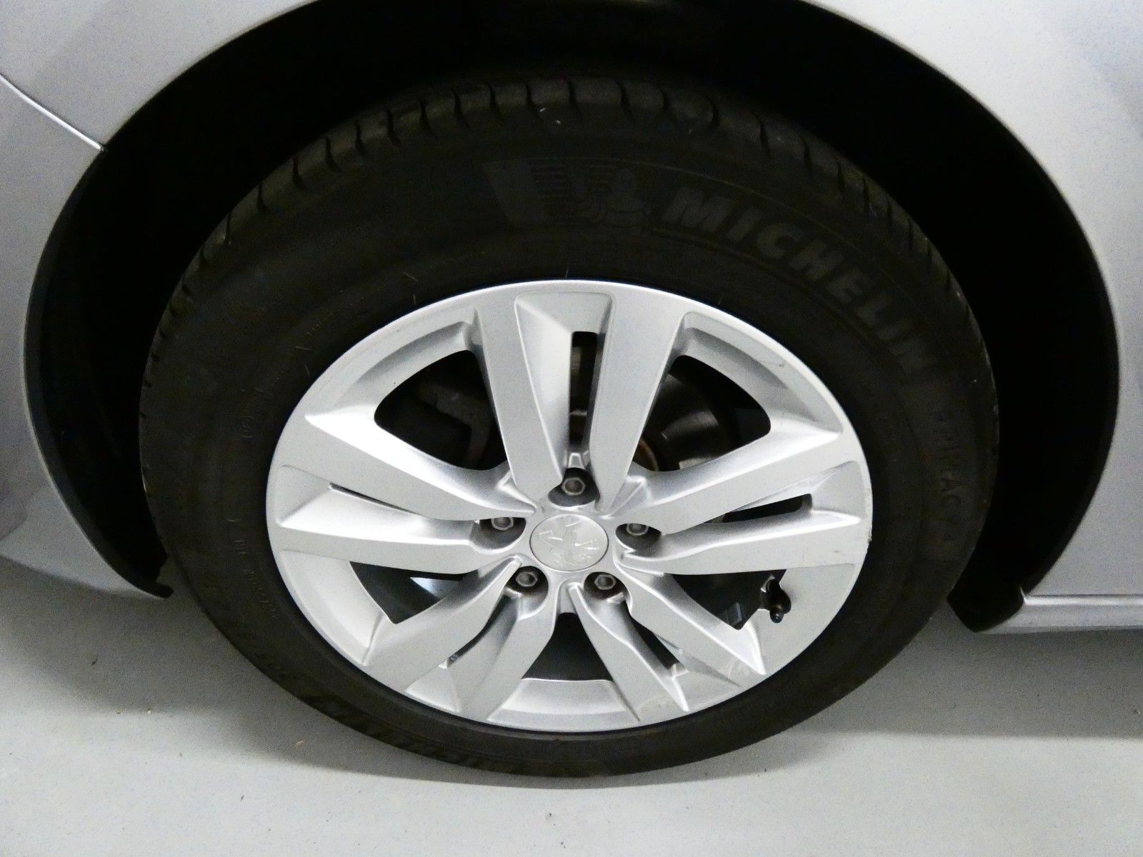Peugeot 308 SW 1.5 HDi Active Pack - Samsaru's Car Outlet