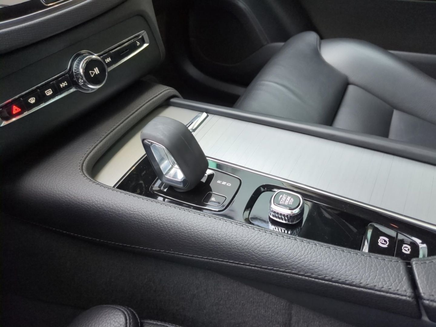 Volvo XC90 T8 Recharge Inscription Expr. *Pano*HUD*AHK